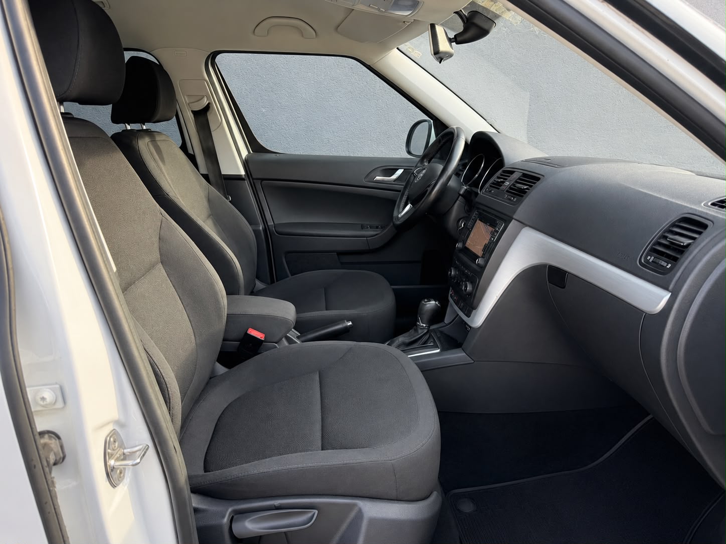 SKODA Yeti 1.4 TSI Active Outdoor 4x4 DSG-image-7
