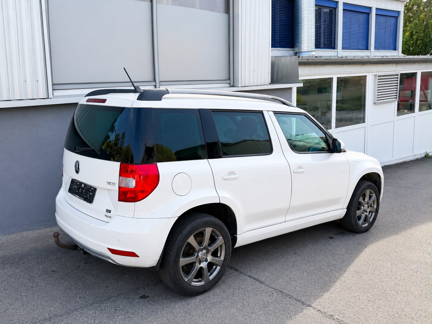SKODA Yeti 1.4 TSI Active Outdoor 4x4 DSG-showroom-element-3