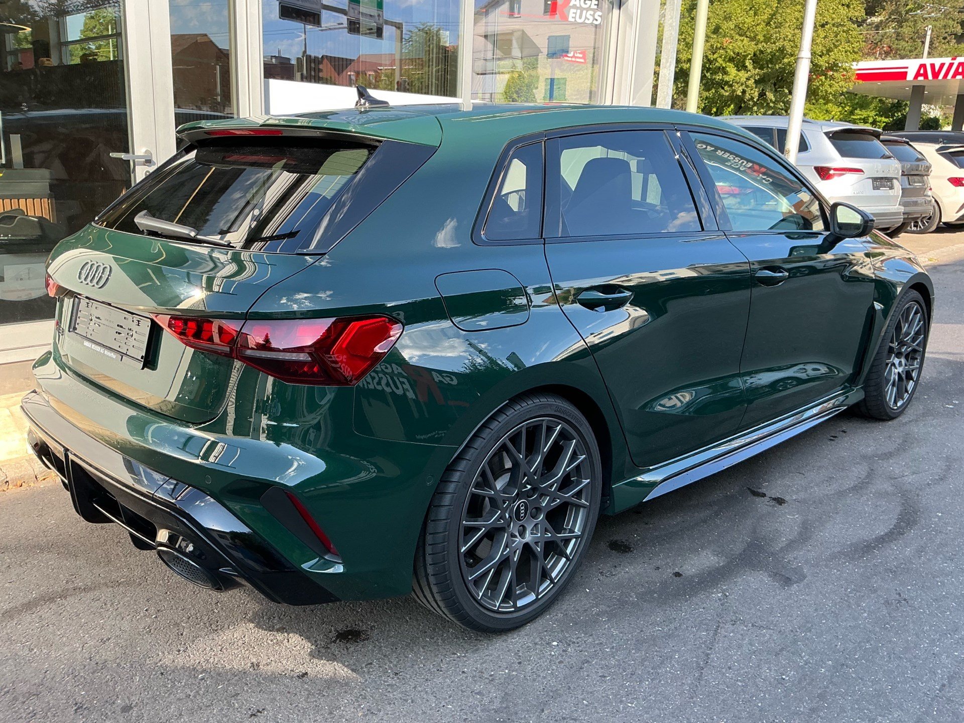 AUDI RS3 SPORTBACK 2.5 400 PS TFSI QUATTRO *** UNIKAT IN GOODWOOD GREEN ***-showroom-element-3