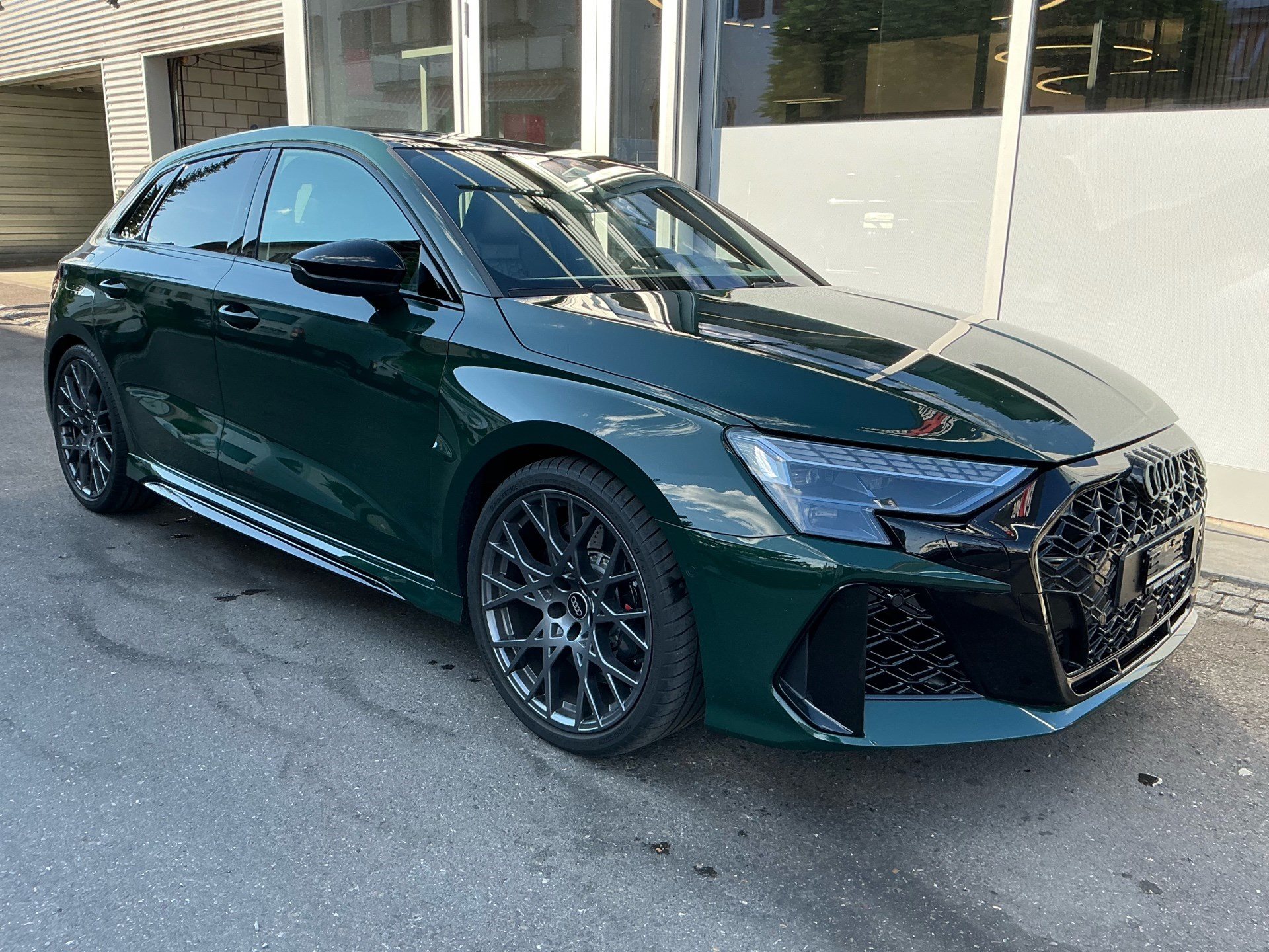 AUDI RS3 SPORTBACK 2.5 400 PS TFSI QUATTRO *** UNIKAT IN GOODWOOD GREEN ***-showroom-element-2