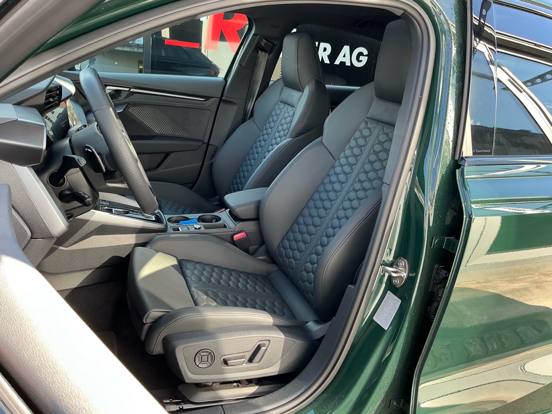 AUDI RS3 SPORTBACK 2.5 400 PS TFSI QUATTRO *** UNIKAT IN GOODWOOD GREEN ***-image-7