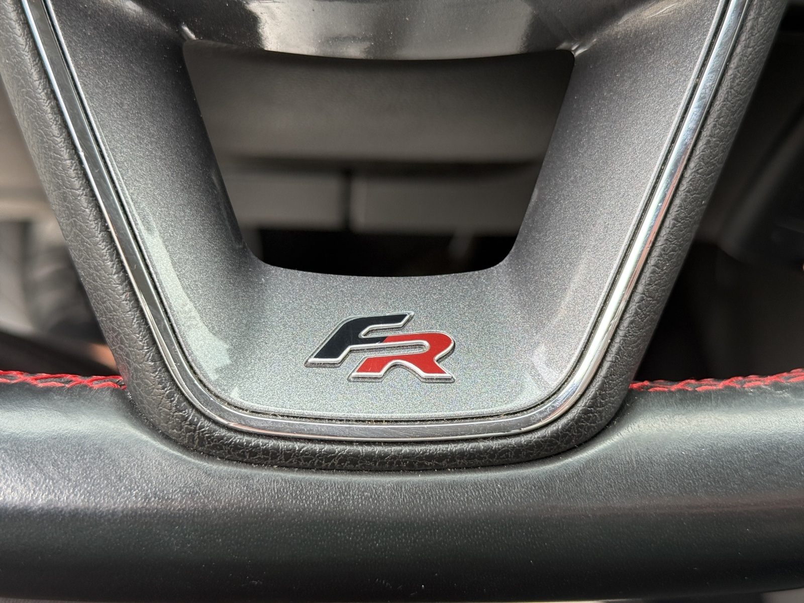 SEAT Leon 1.8 TSI FR Line-image-23