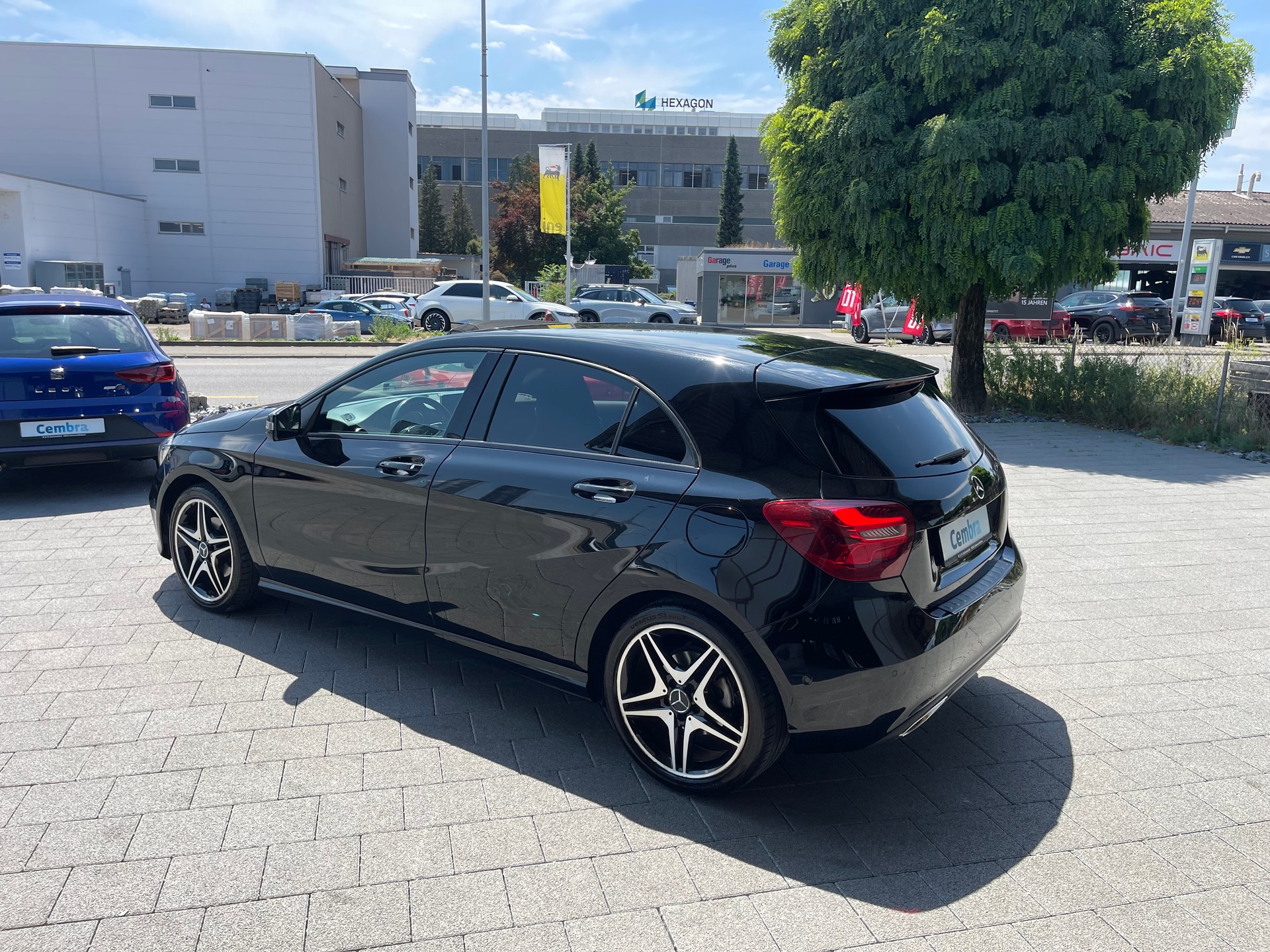MERCEDES-BENZ A 200 AMG Line 7G-DCT-image-6