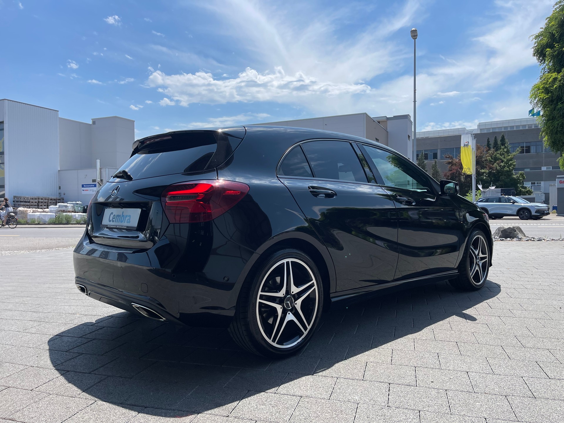 MERCEDES-BENZ A 200 AMG Line 7G-DCT-image-7