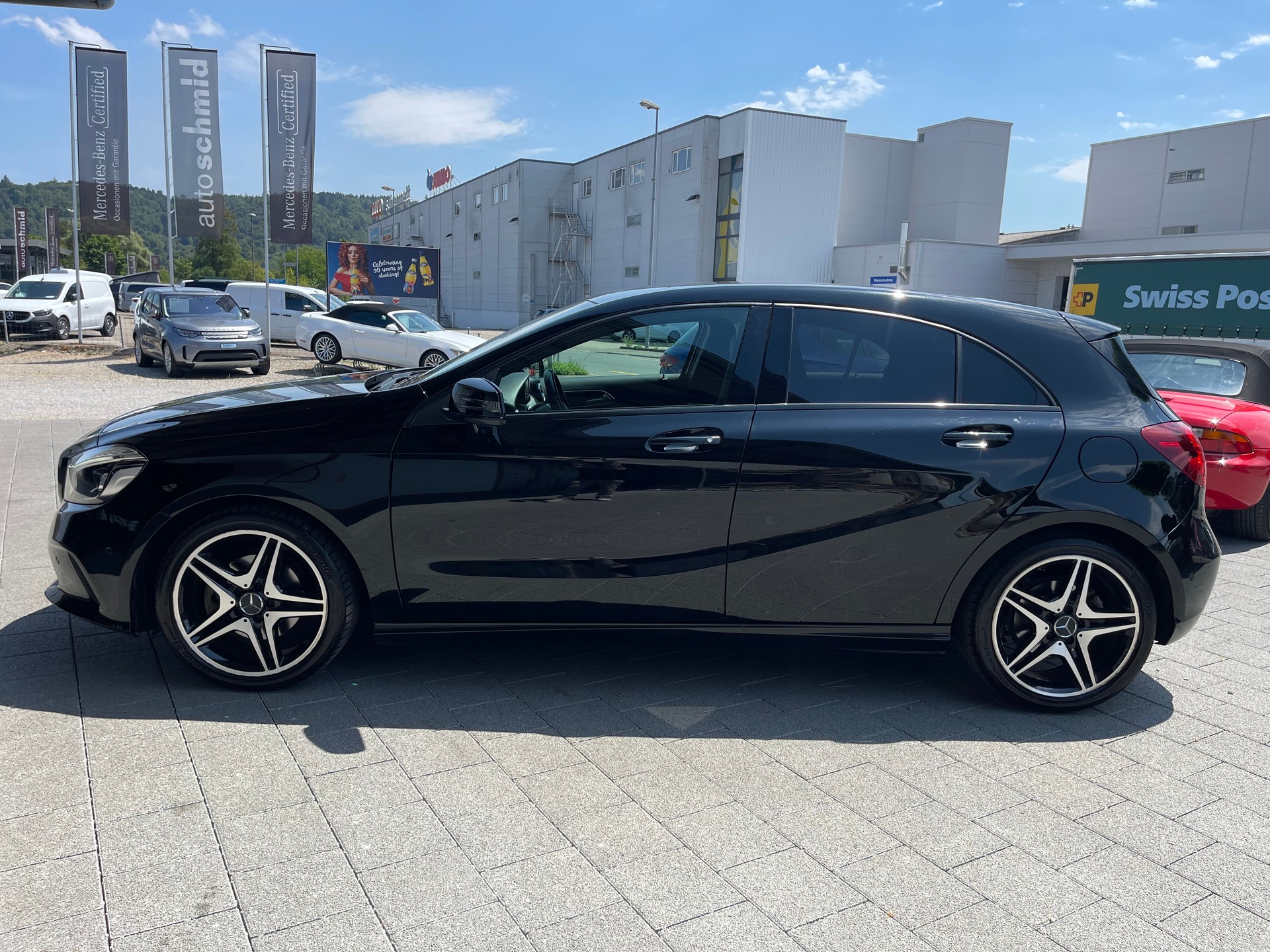 MERCEDES-BENZ A 200 AMG Line 7G-DCT-image-4