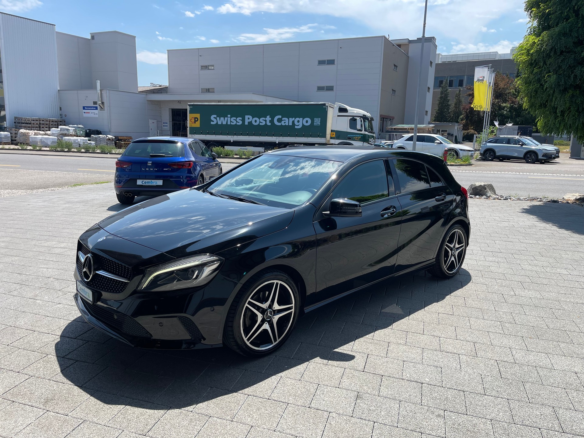 MERCEDES-BENZ A 200 AMG Line 7G-DCT-image-1