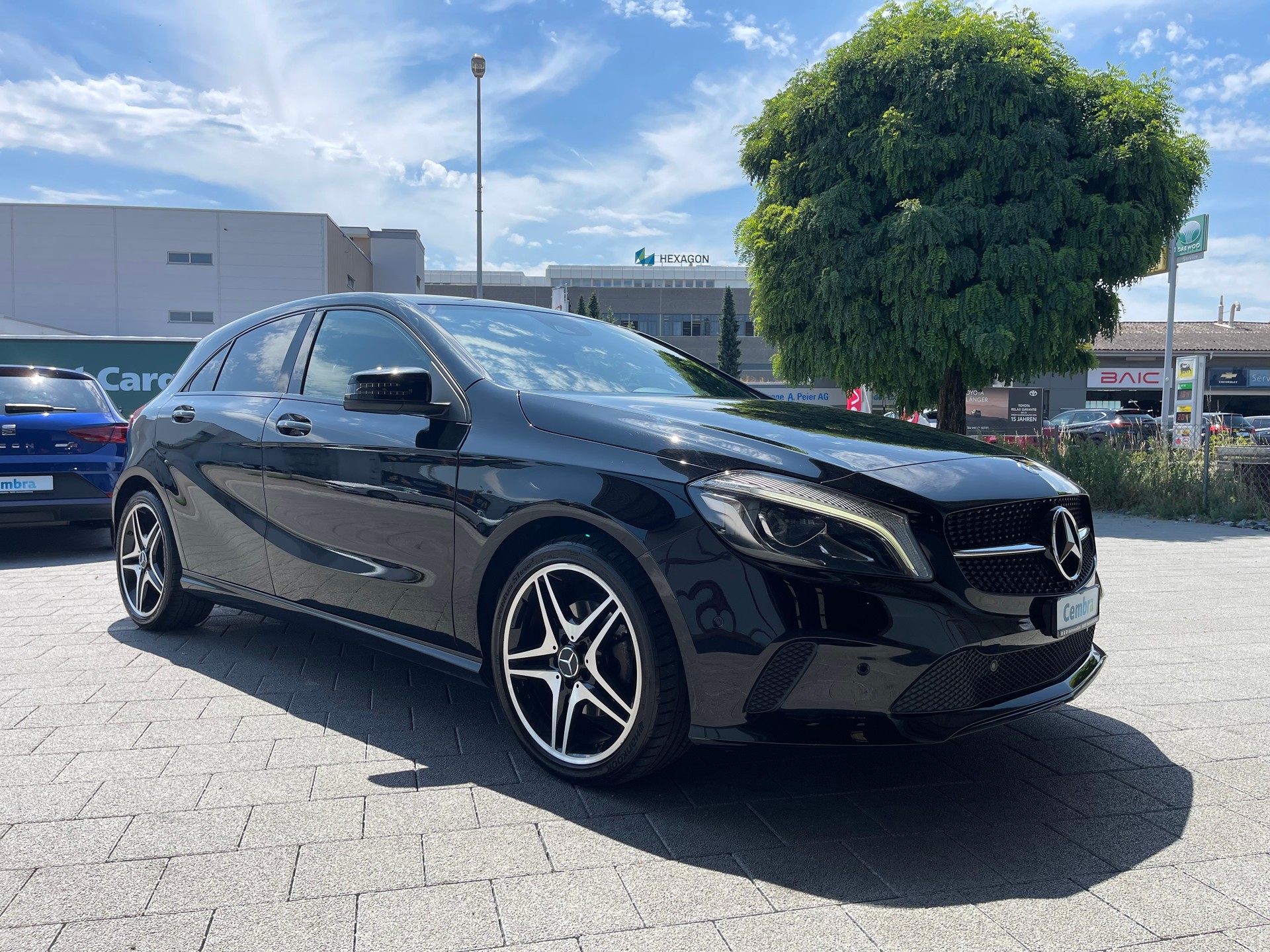 MERCEDES-BENZ A 200 AMG Line 7G-DCT-image-2