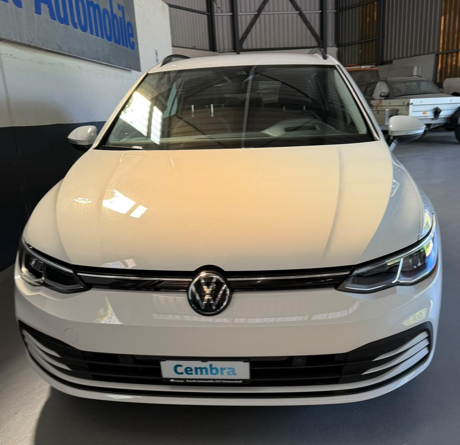 VW Golf VIII Variant 1.5 eTSI Life DSG-showroom-element-1