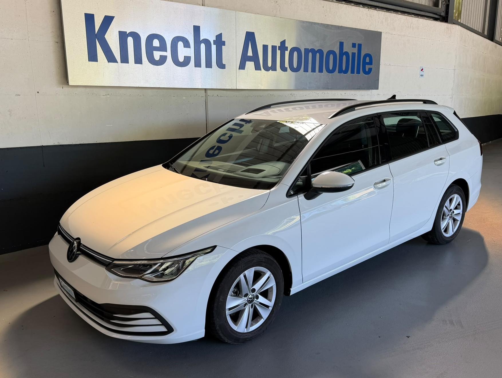 VW Golf VIII Variant 1.5 eTSI Life DSG