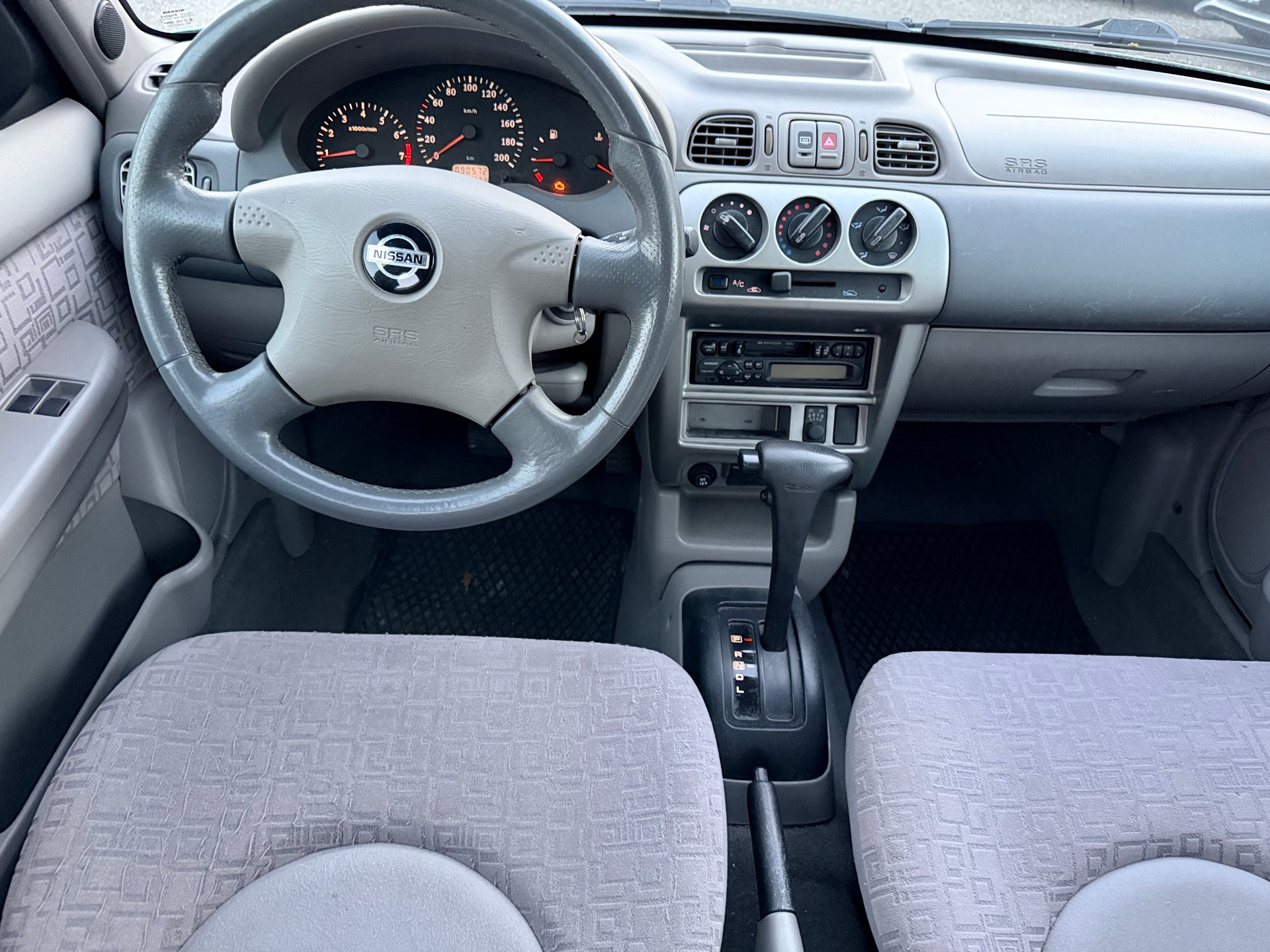 NISSAN Micra 1.4 Comfort-image-13
