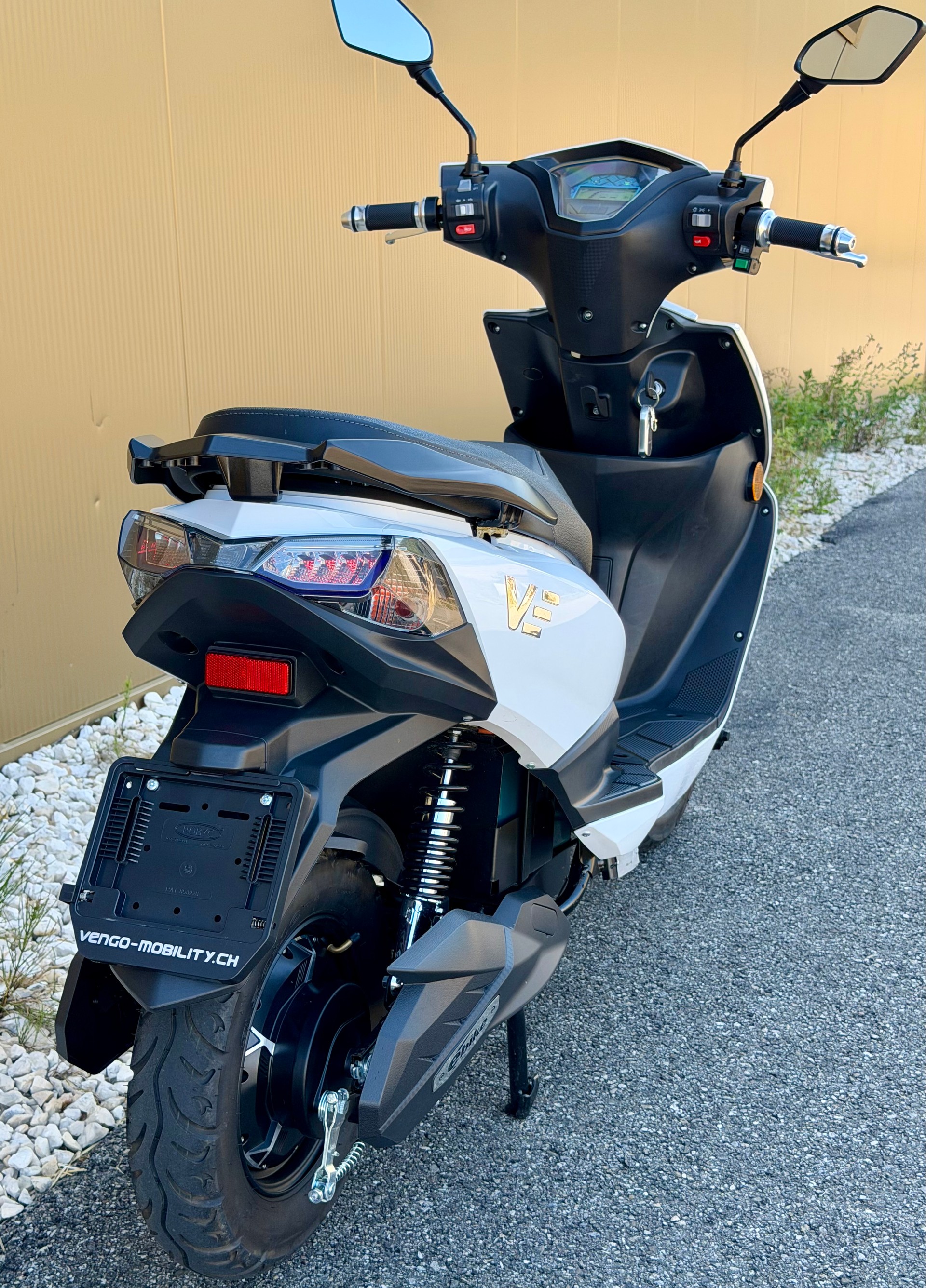 VENGO LEO scooter électrique 45km/h - Plaque jaune-image-5