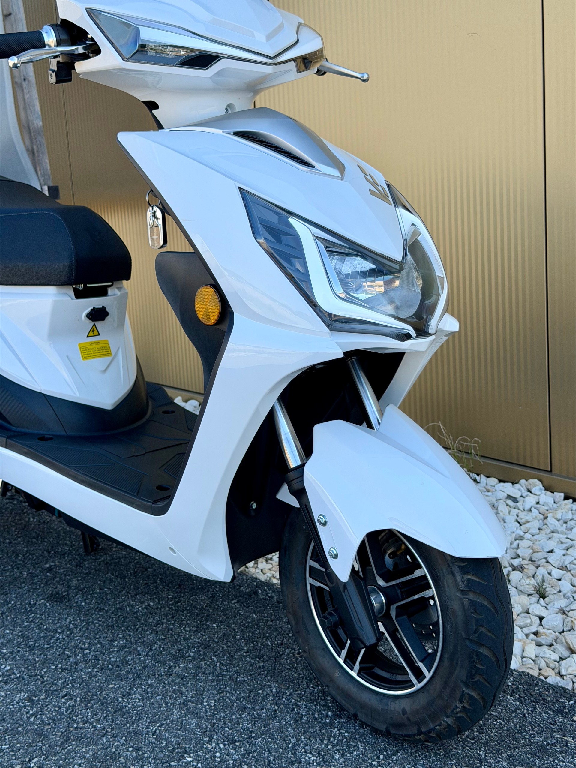 VENGO LEO scooter électrique 45km/h - Plaque jaune-image-2
