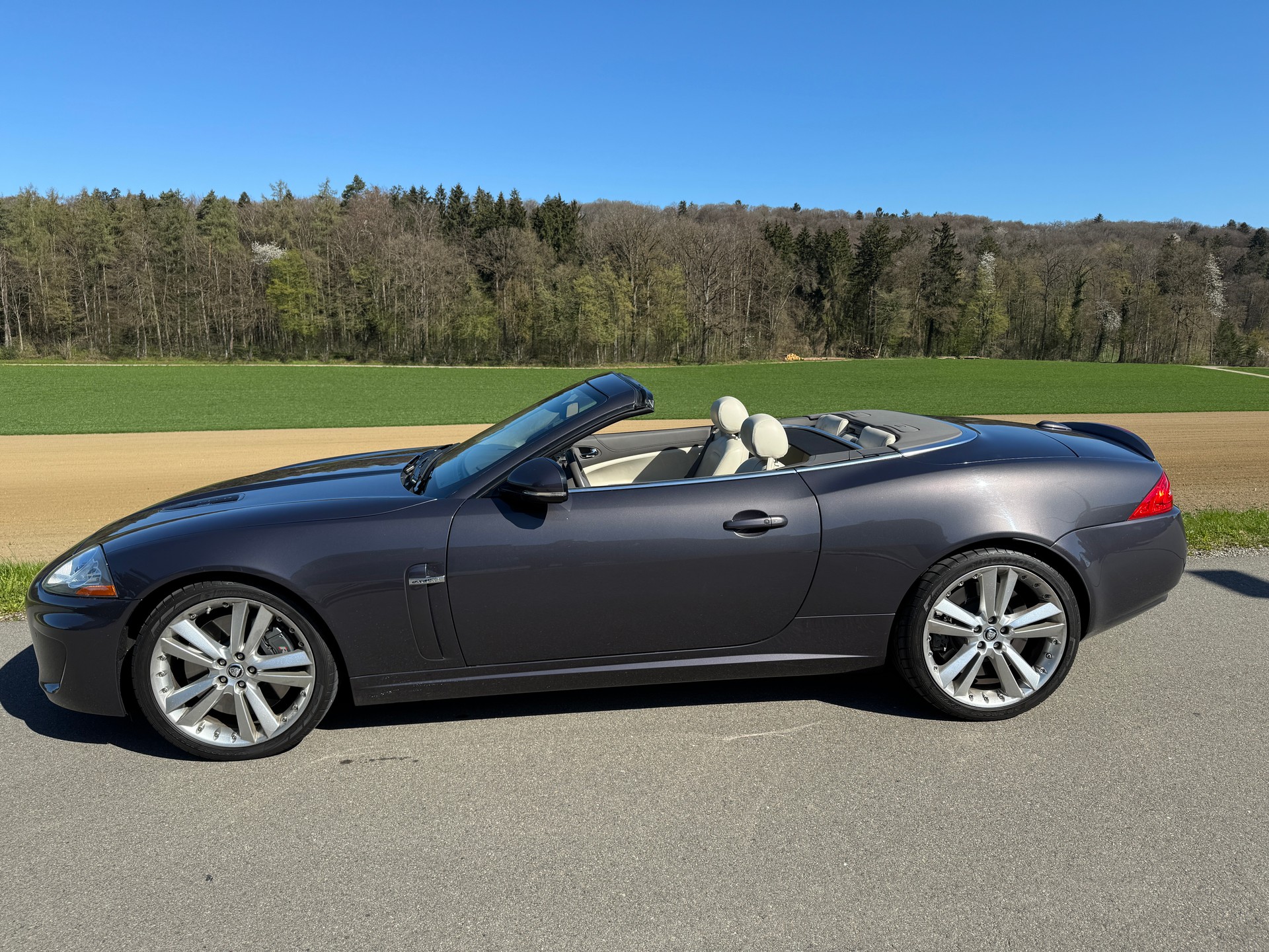 JAGUAR XKR