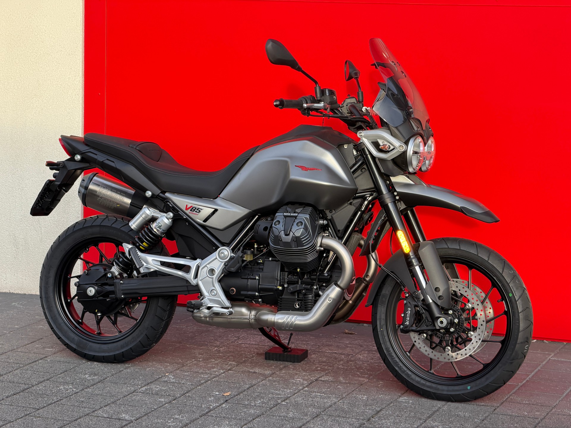 MOTO GUZZI V85 TT Strada E5+ (35kW)-showroom-element-2