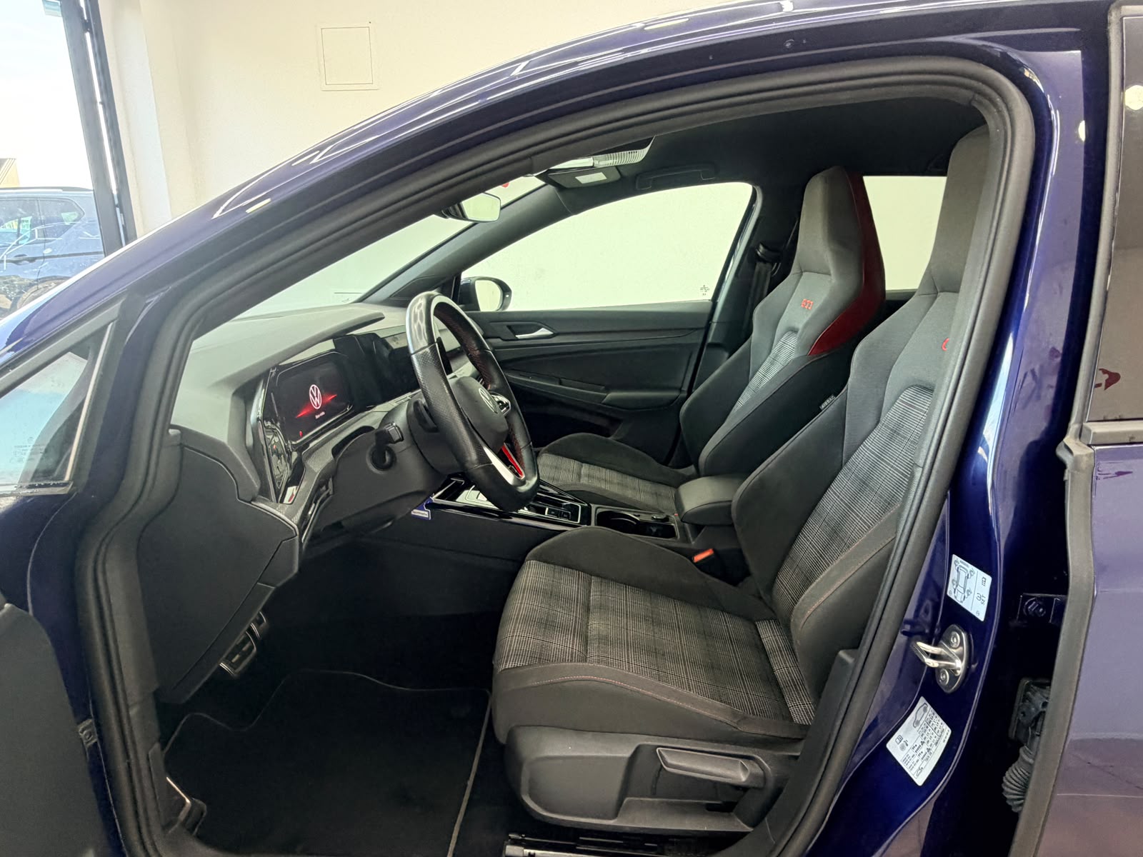 VW Golf 2.0 TSI GTI DSG CH-FAHRZEUG | AB SERVICE | 1 JAHR GARANTIE |-image-11