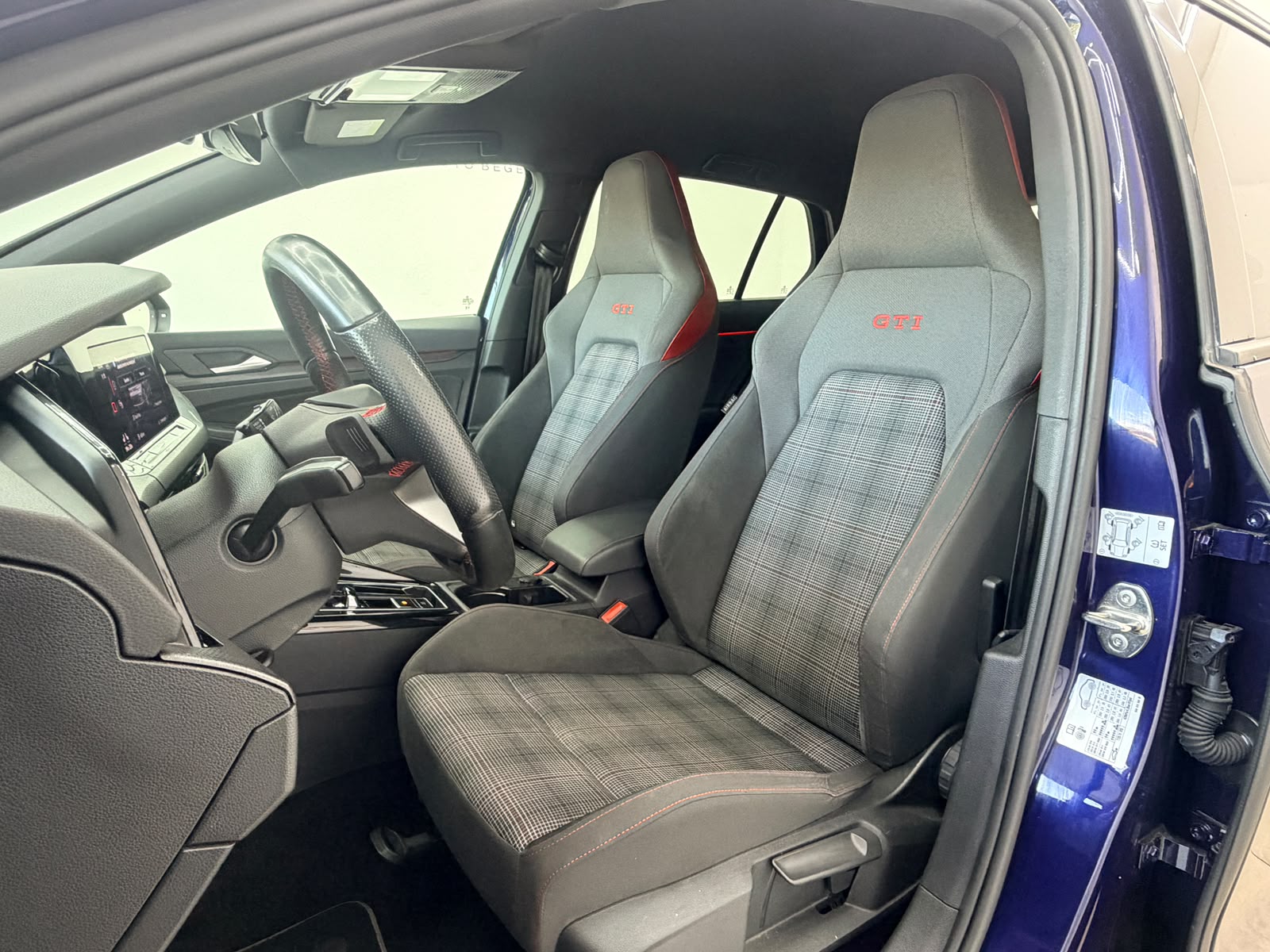 VW Golf 2.0 TSI GTI DSG CH-FAHRZEUG | AB SERVICE | 1 JAHR GARANTIE |-image-13