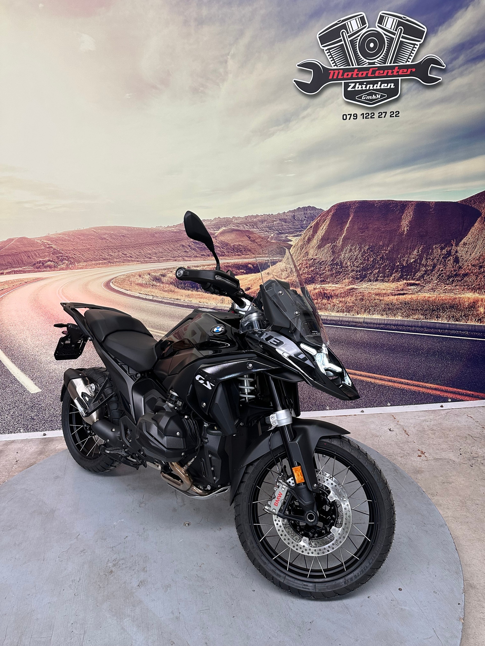 BMW R 1300 GS BLACK Edition-image-1