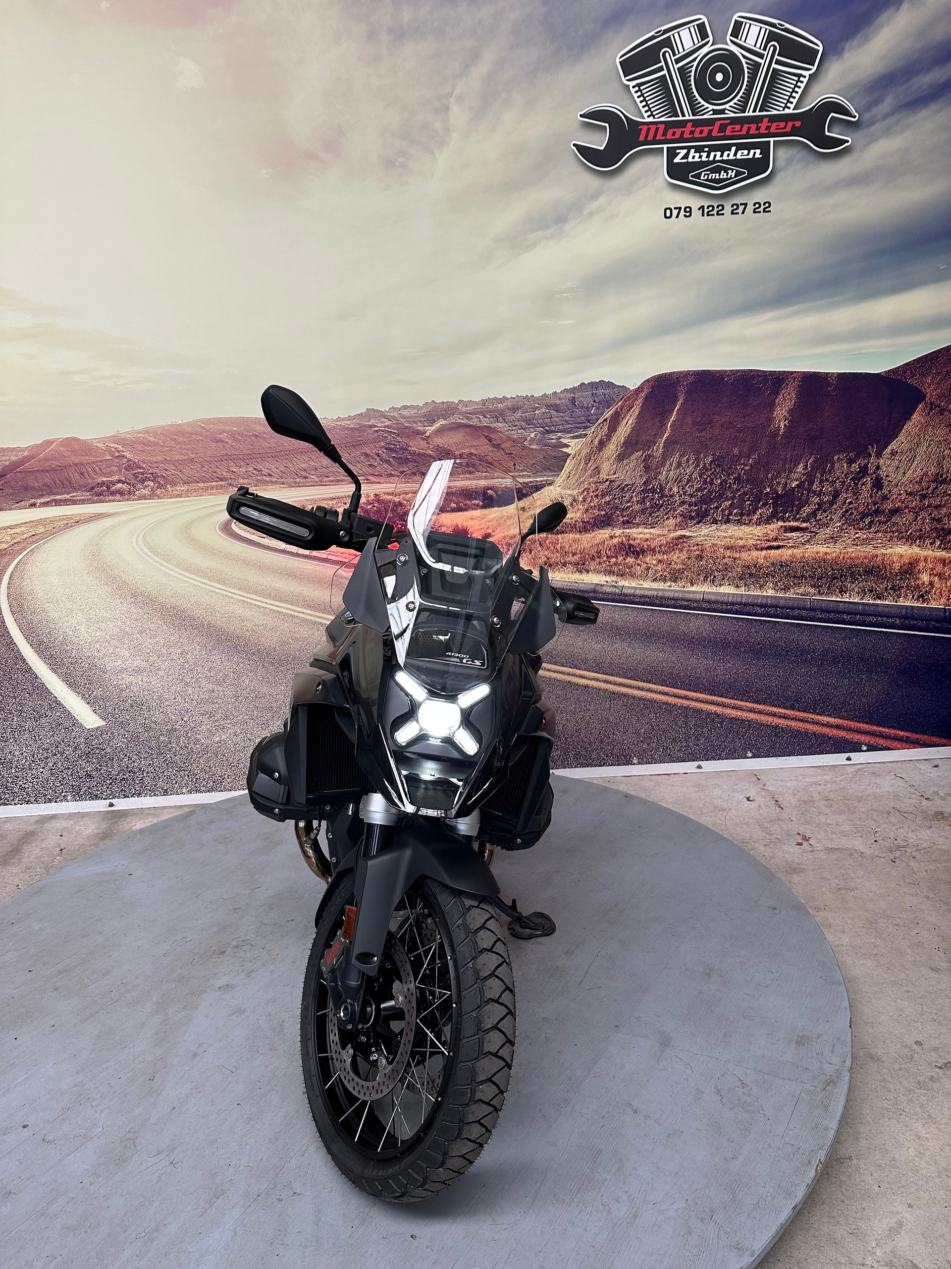 BMW R 1300 GS BLACK Edition-image-2