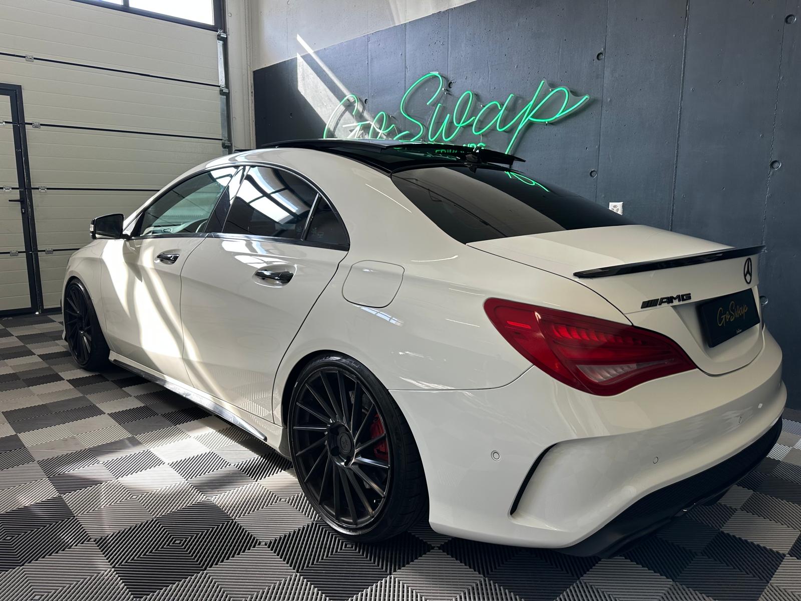 MERCEDES-BENZ CLA 45 AMG 4Matic Speedshift-showroom-element-3