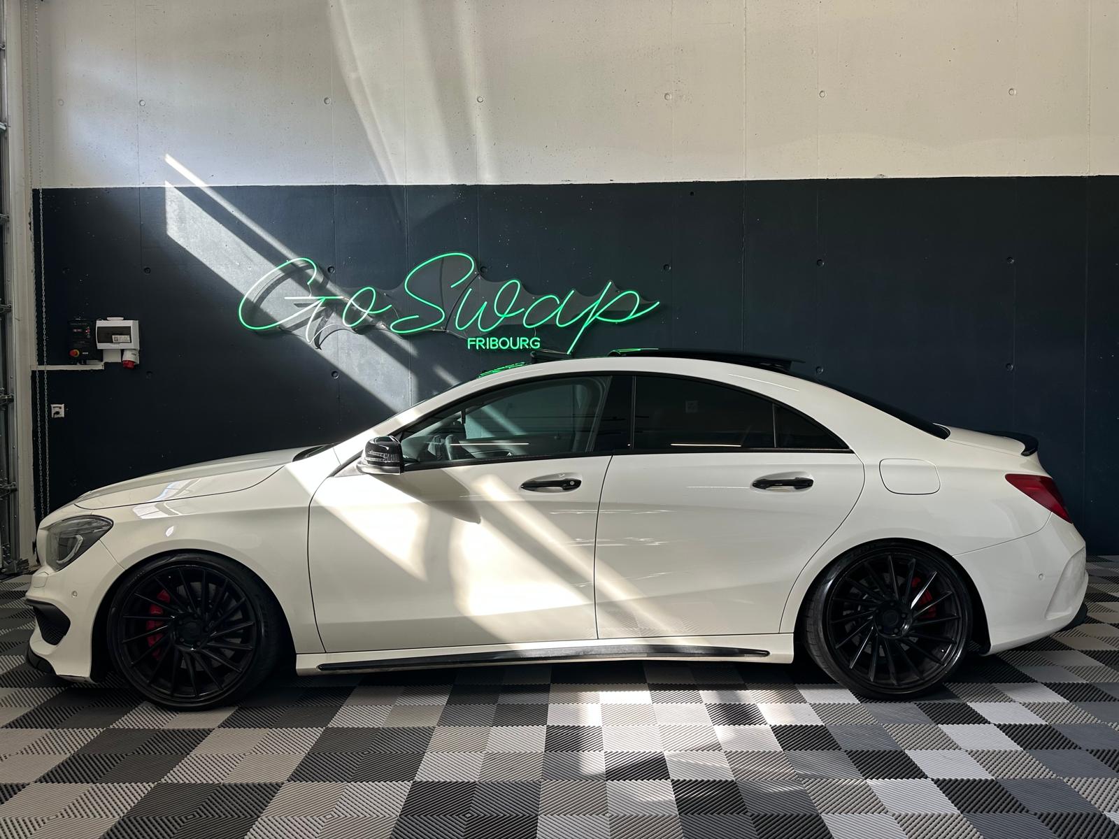 MERCEDES-BENZ CLA 45 AMG 4Matic Speedshift-showroom-element-2