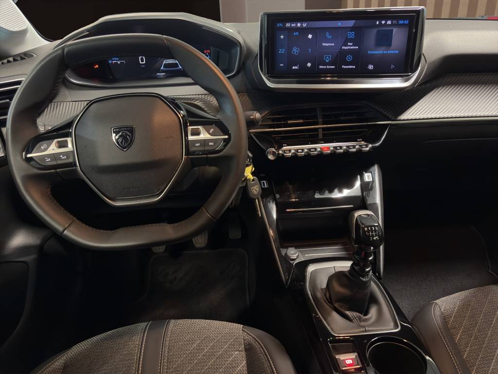PEUGEOT 208 1.2 PureTech Allure-image-4