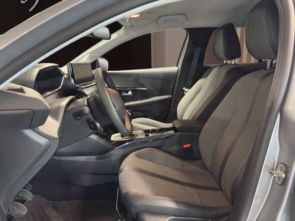 PEUGEOT 208 1.2 PureTech Allure-image-5