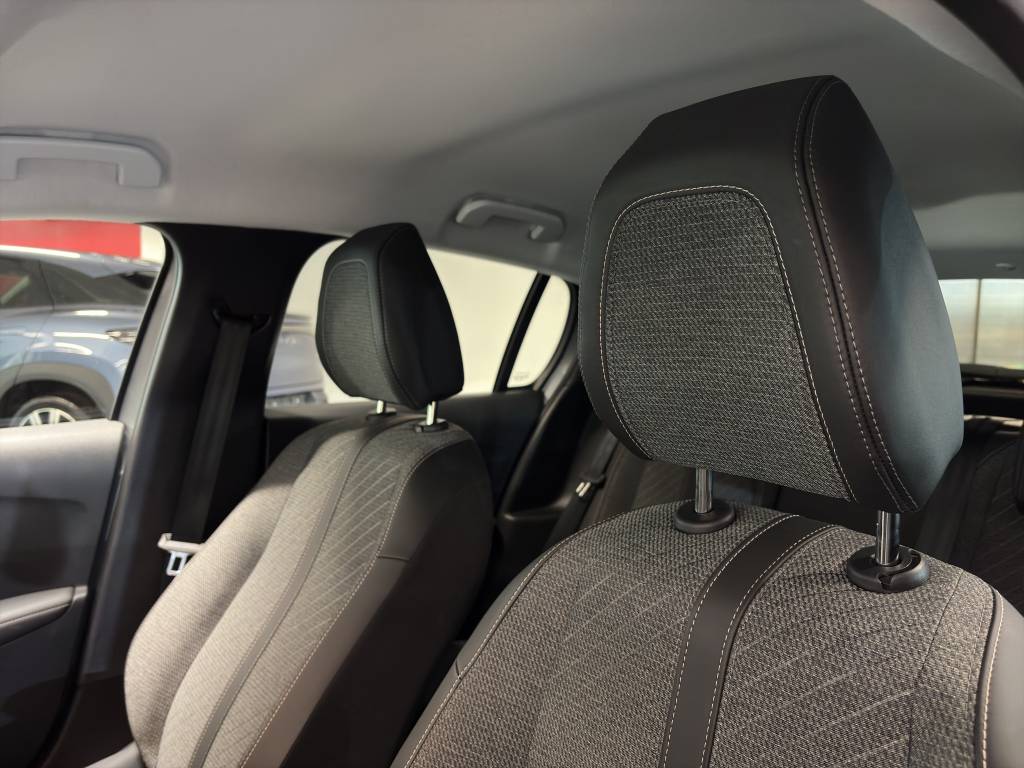 PEUGEOT 208 1.2 PureTech Allure-image-14