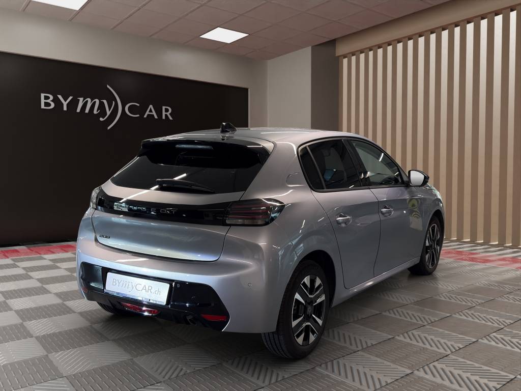 PEUGEOT 208 1.2 PureTech Allure-image-2