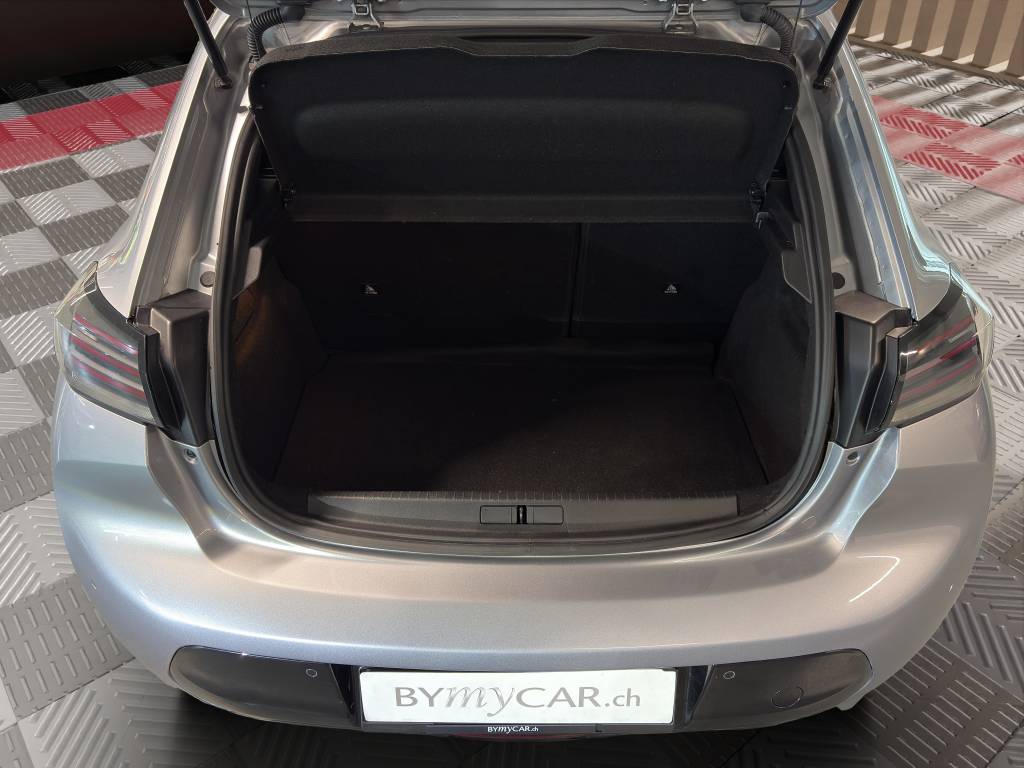 PEUGEOT 208 1.2 PureTech Allure-image-9