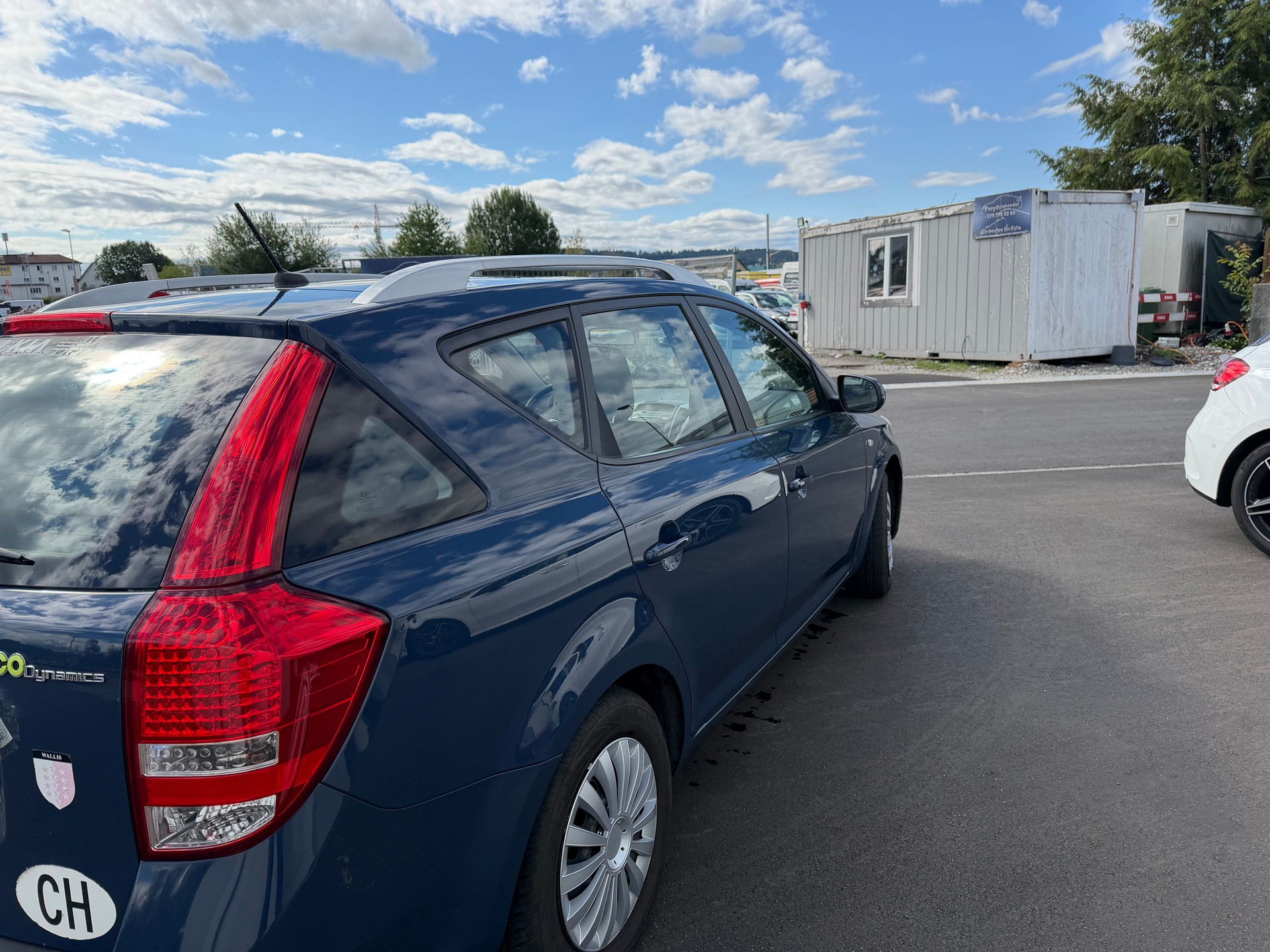 KIA Cee'd Sporty Wagon 1.4 16V Basic-image-4