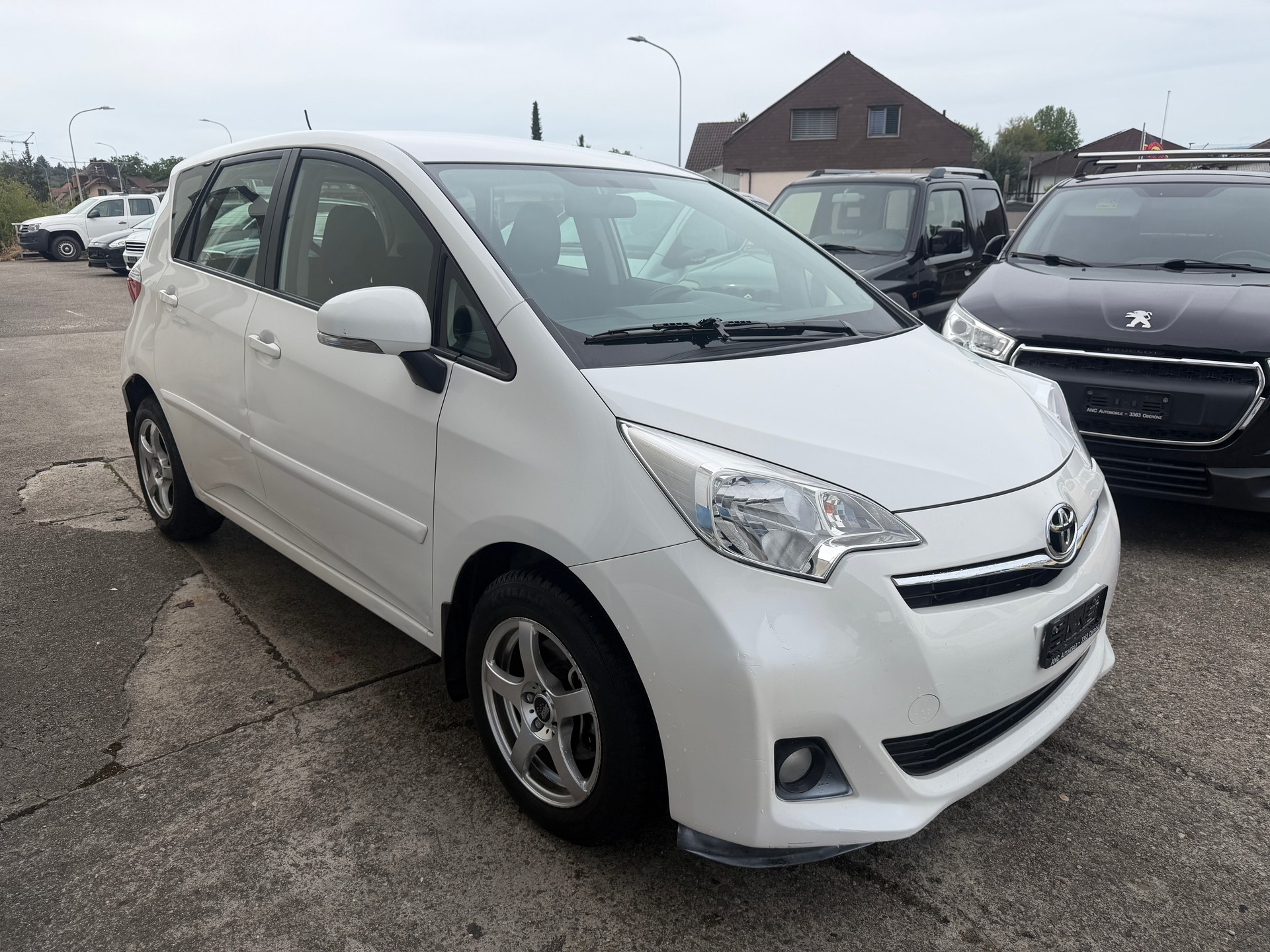 TOYOTA Verso-S 1.33 Linea Terra Multidrive S-showroom-element-1