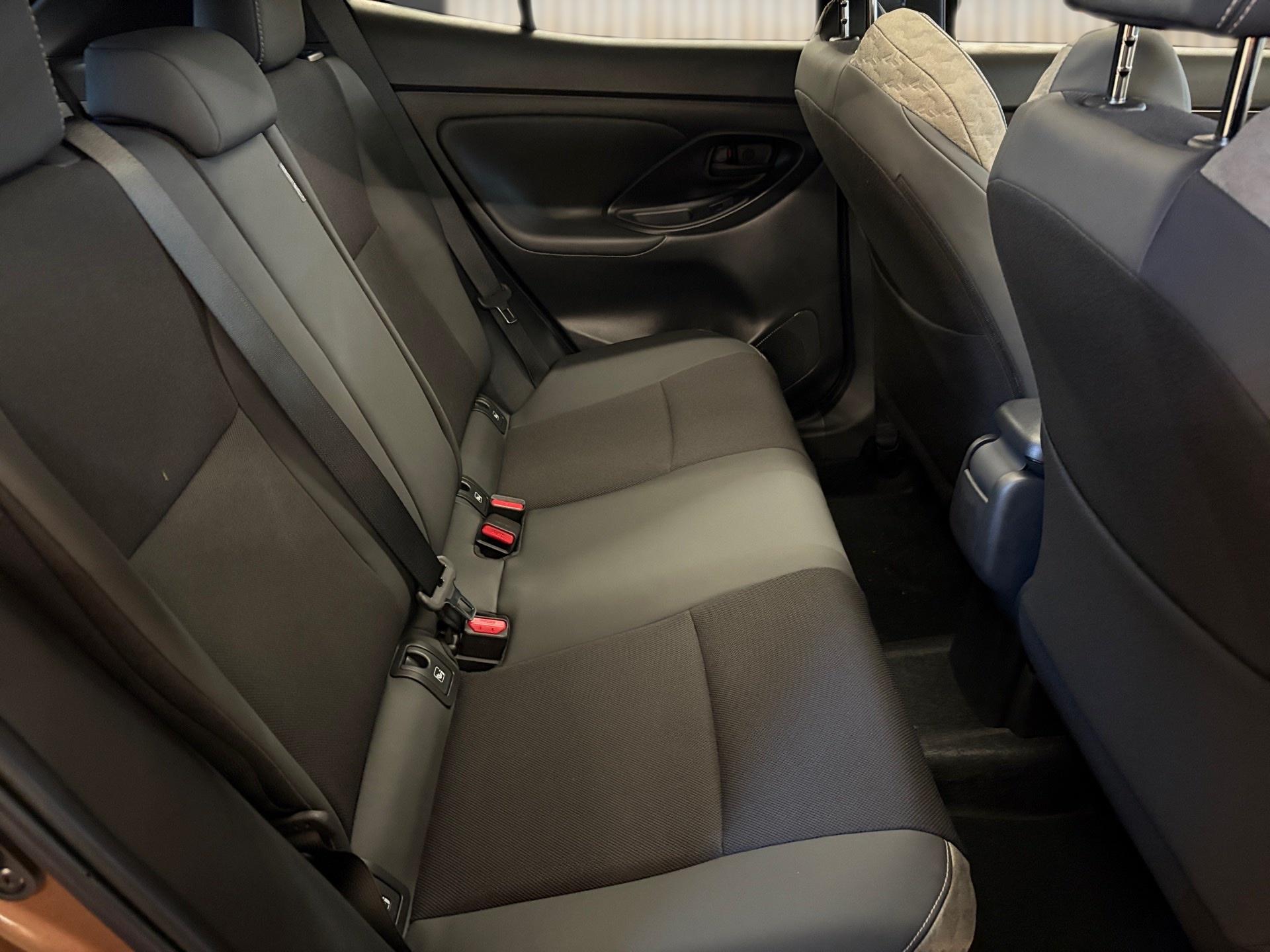 TOYOTA Yaris Cross 1.5 Premium AWDi e-CVT-image-14