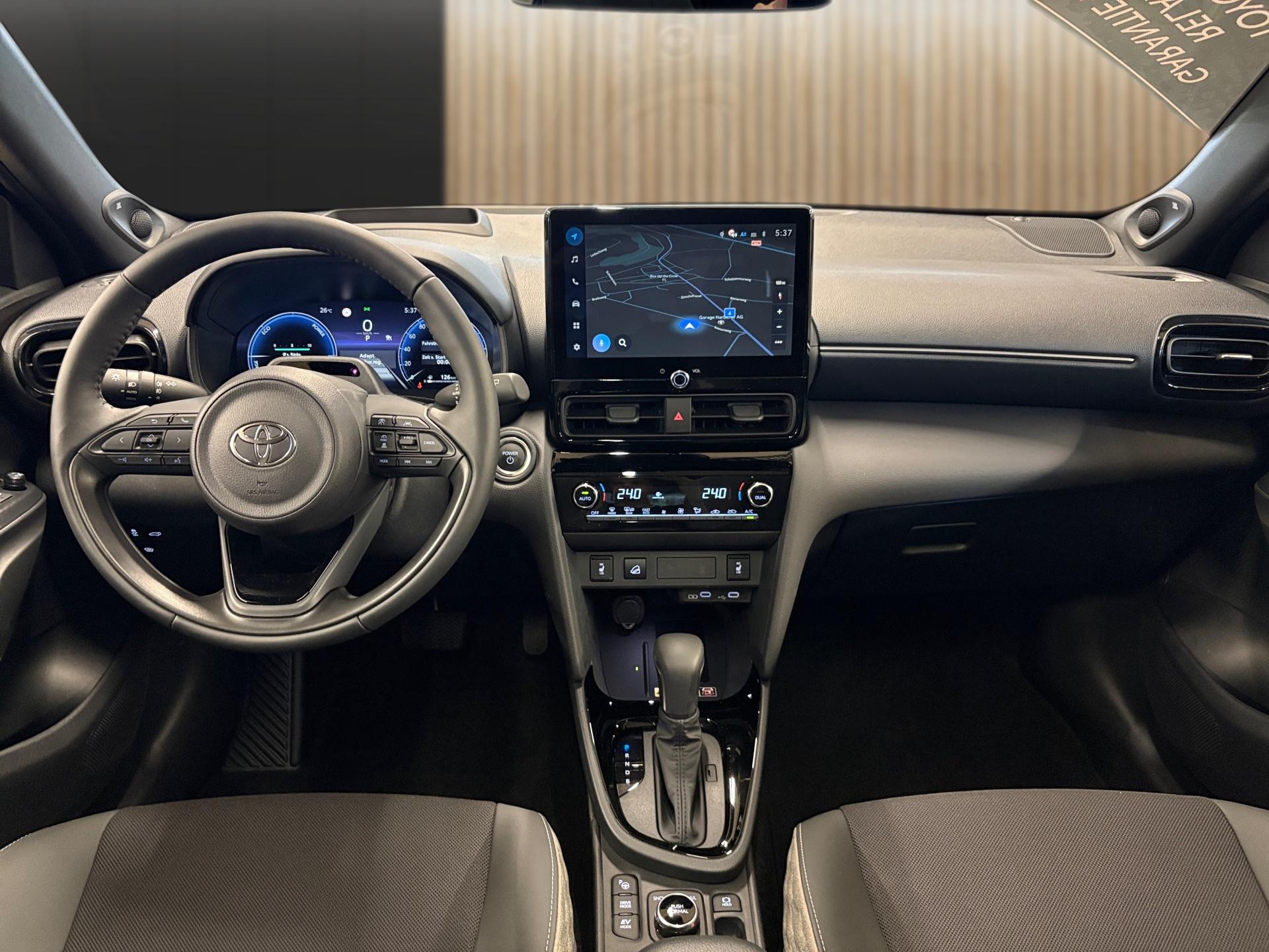 TOYOTA Yaris Cross 1.5 Premium AWDi e-CVT-image-13