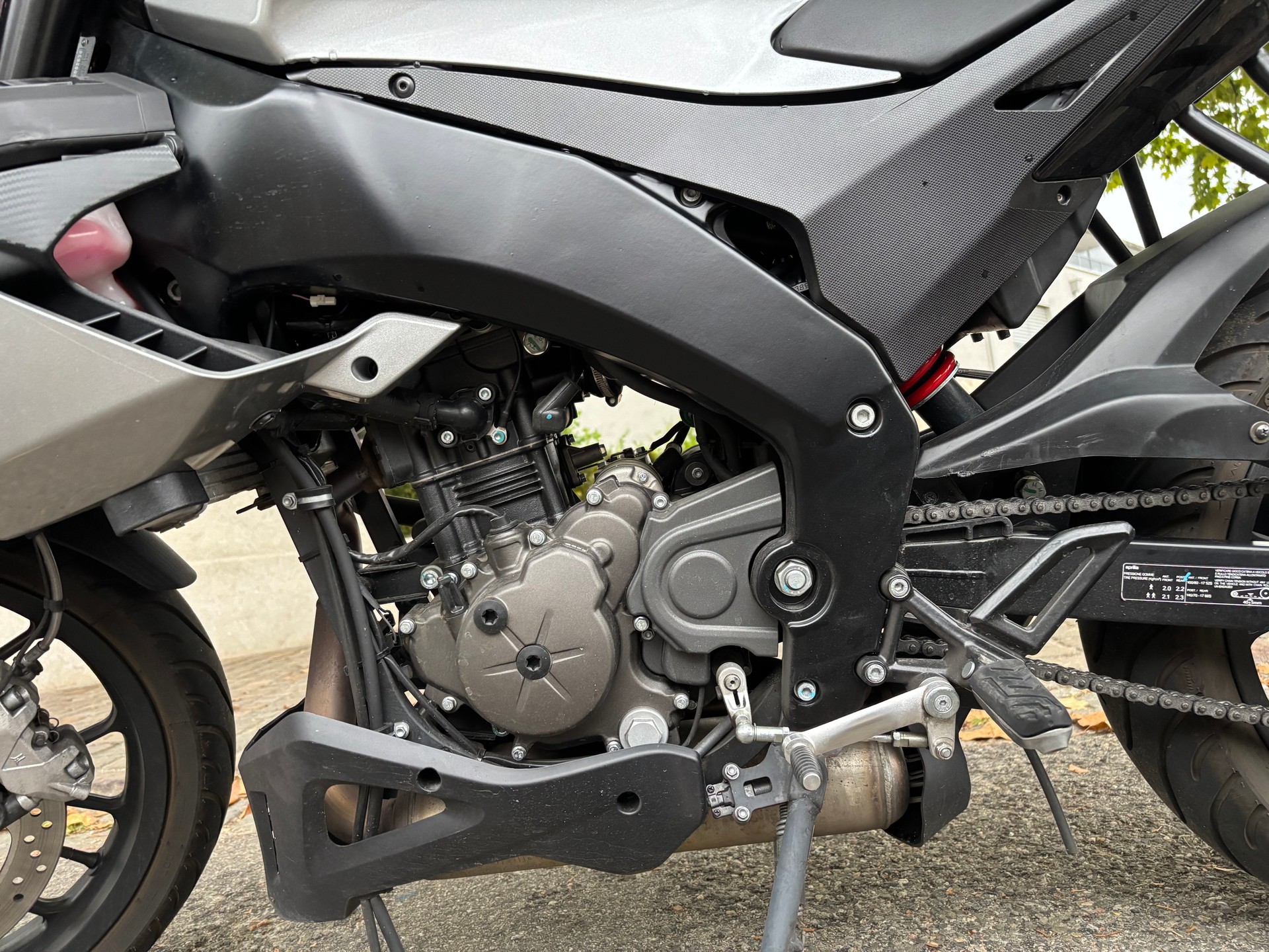 APRILIA Tuono 125-image-11