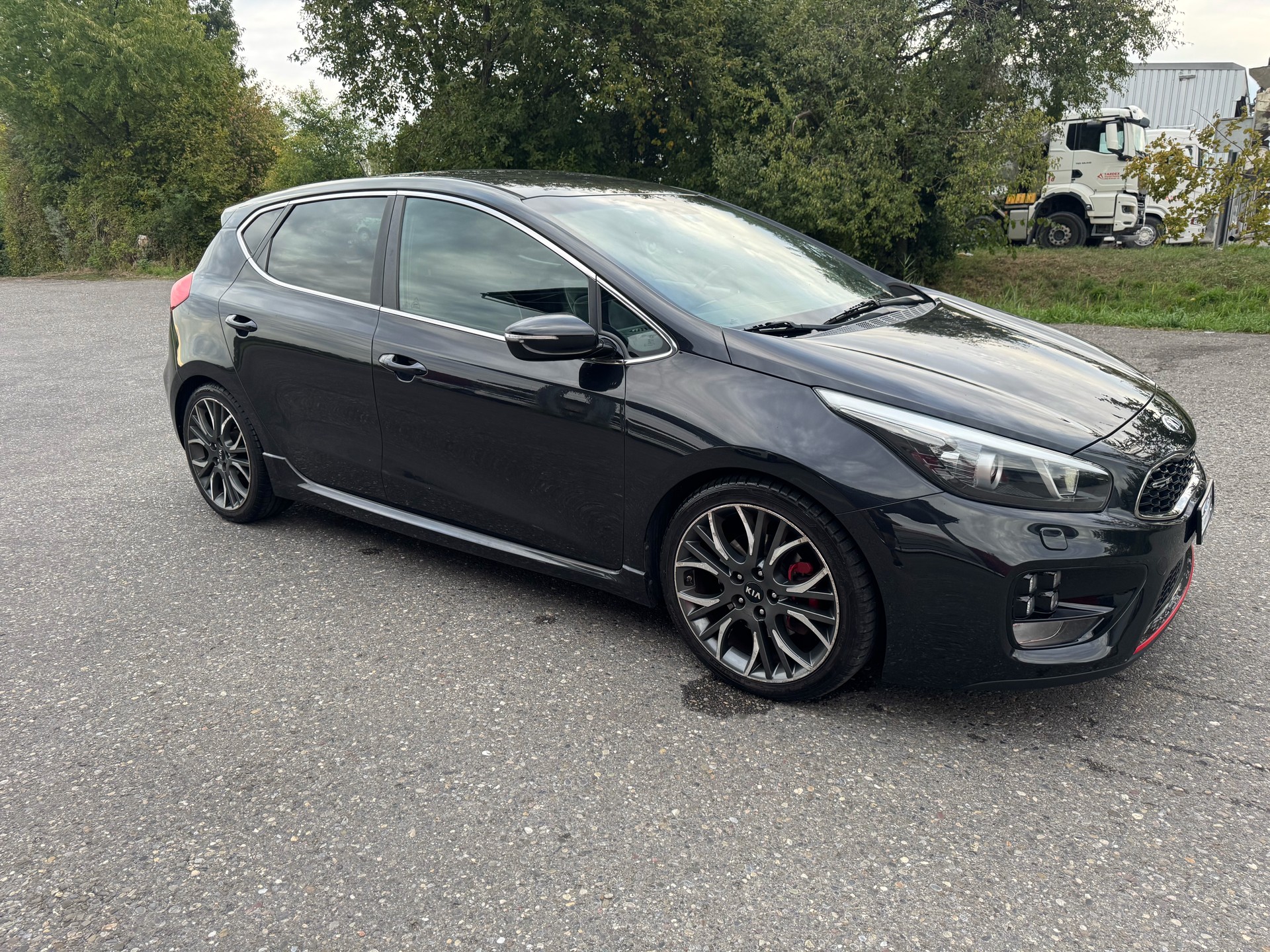 KIA Cee'd 1.6 GDi Turbo GT-showroom-element-1
