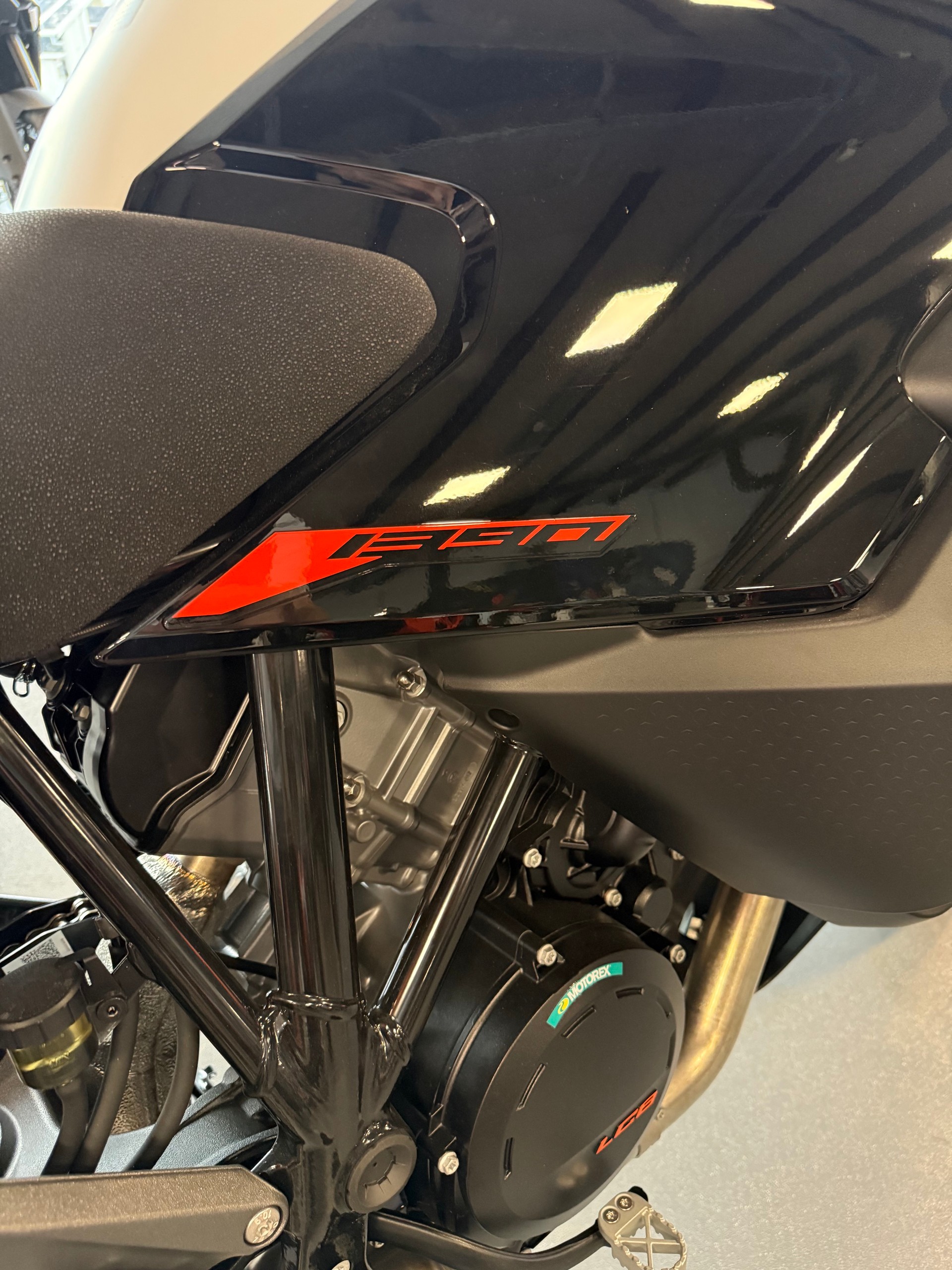KTM 1390 Super Adventure S 2026-image-5