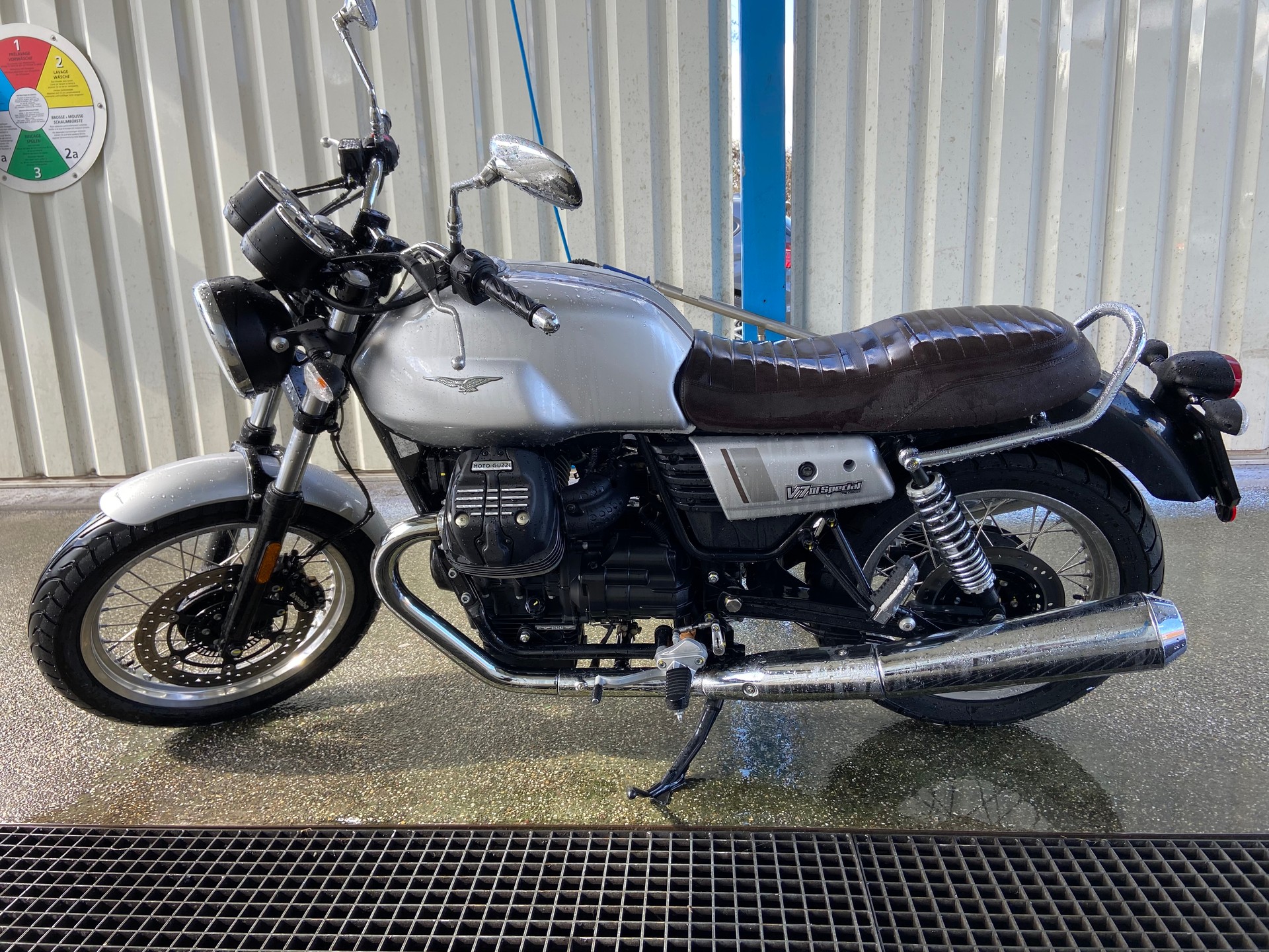 MOTO GUZZI V7 III Special 750 ABS-image-3