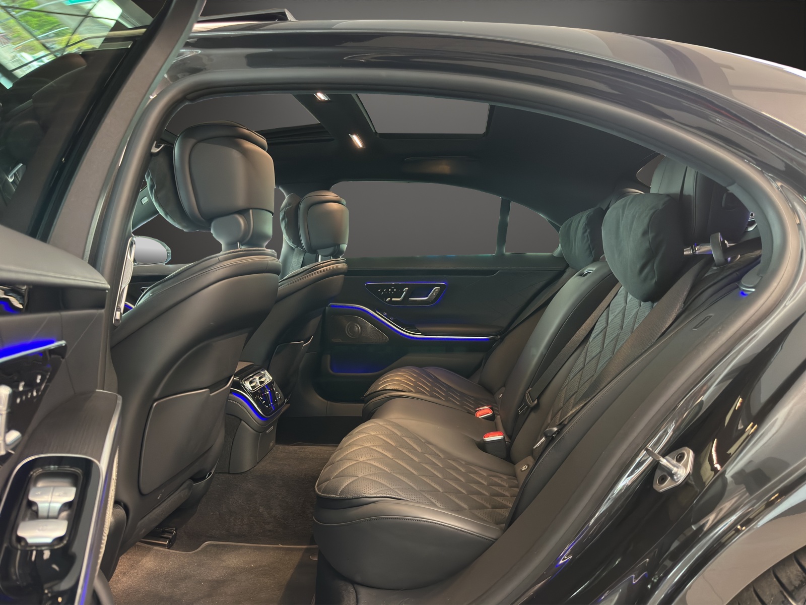 MERCEDES-BENZ S 580 e L 4M AMG Line-image-11