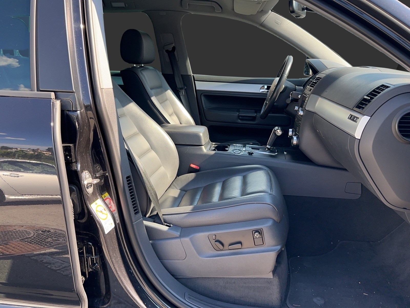 VW Touareg 3.0 TDI-image-12