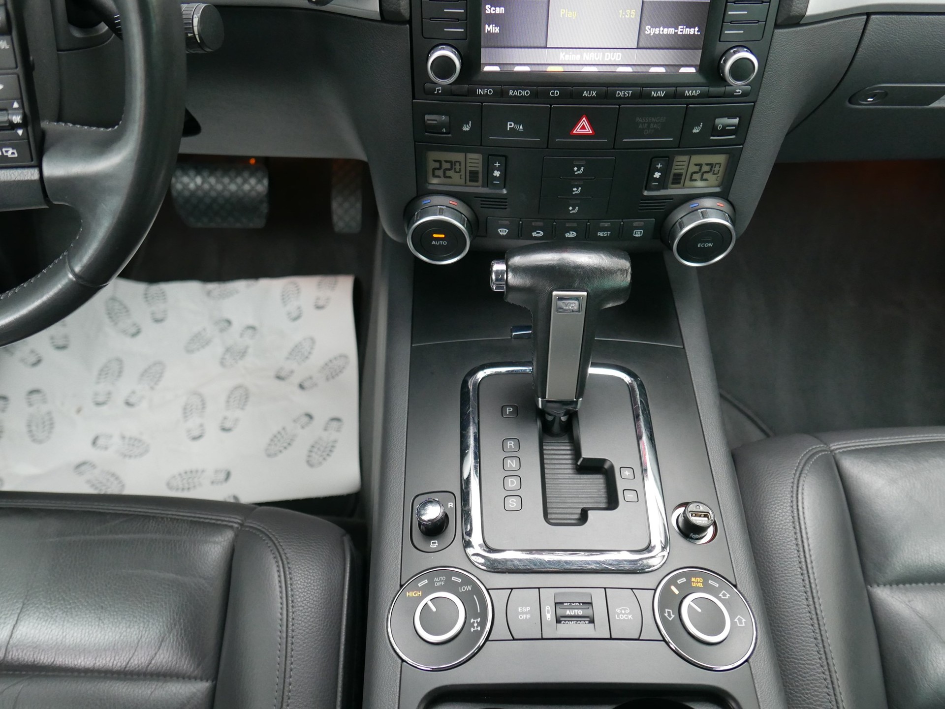 VW Touareg 3.0 TDI-image-5