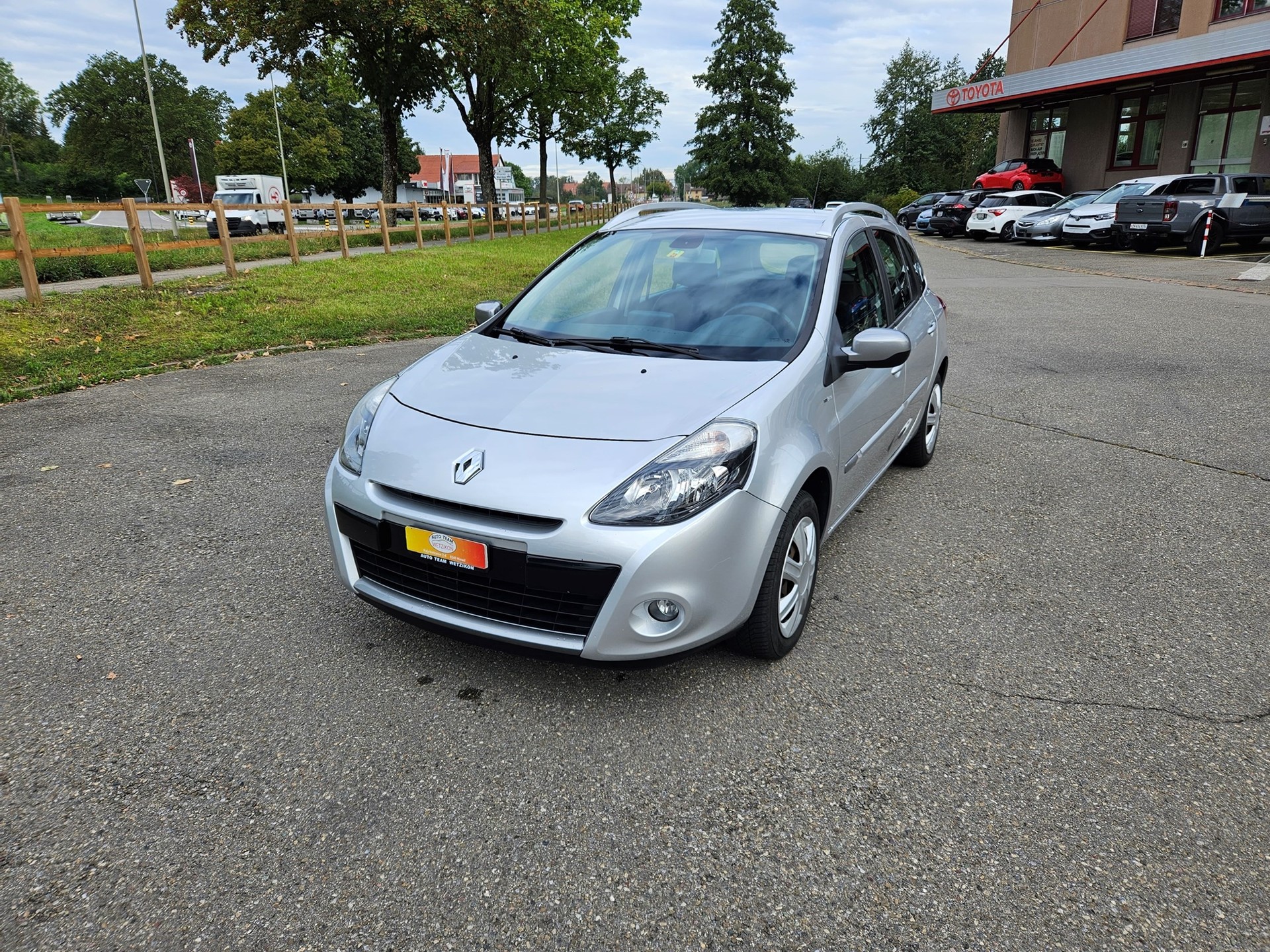 RENAULT Clio Grandtour 1.2 16V Turbo Night&Day-image-1