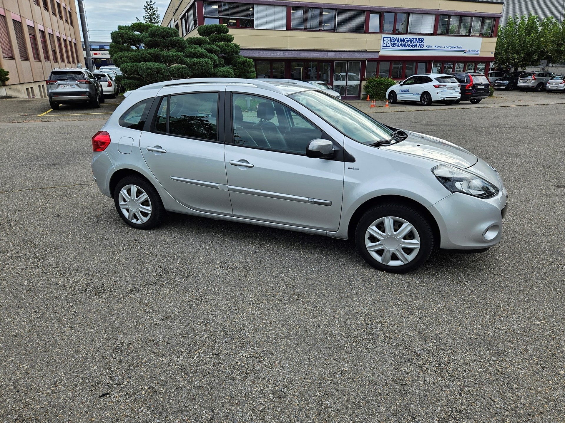 RENAULT Clio Grandtour 1.2 16V Turbo Night&Day-image-4