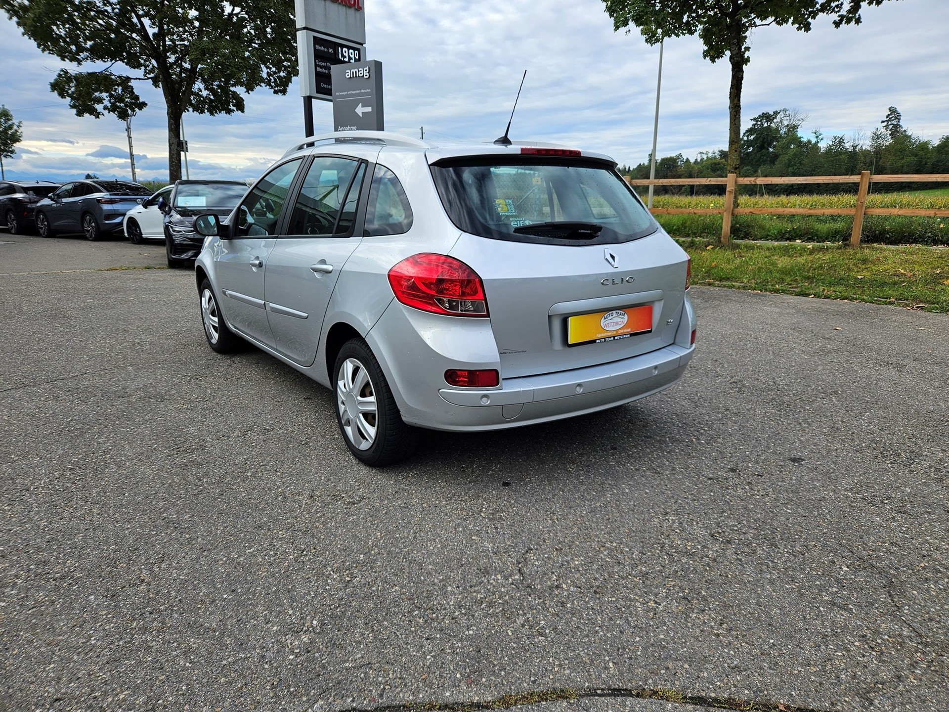 RENAULT Clio Grandtour 1.2 16V Turbo Night&Day-image-8