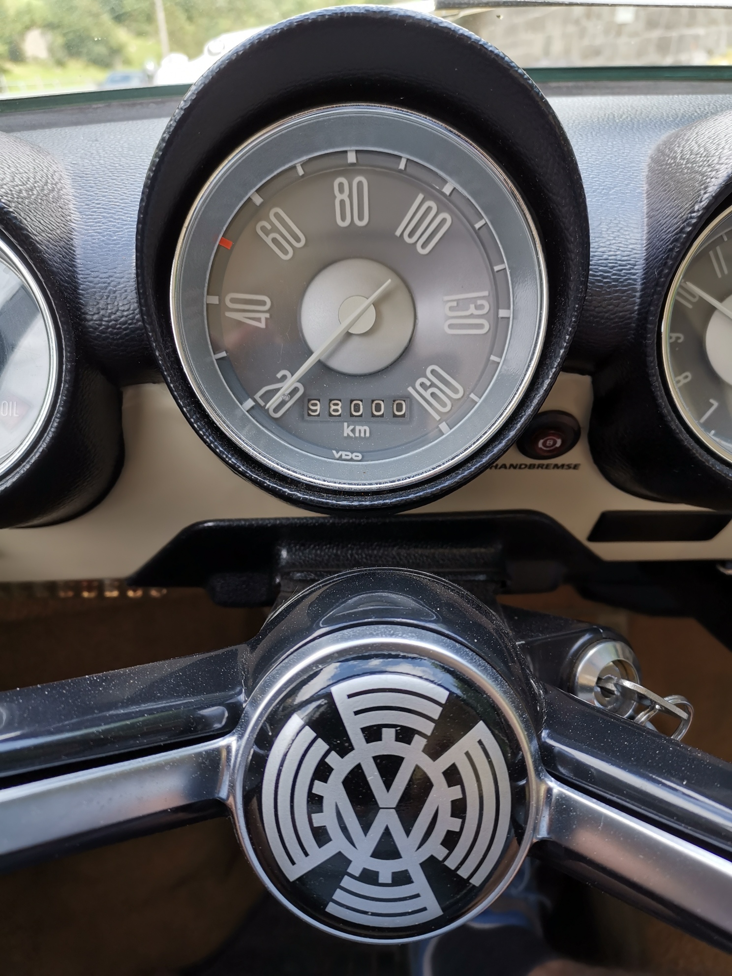 VW VW 31- 1600L Notchback-image-10