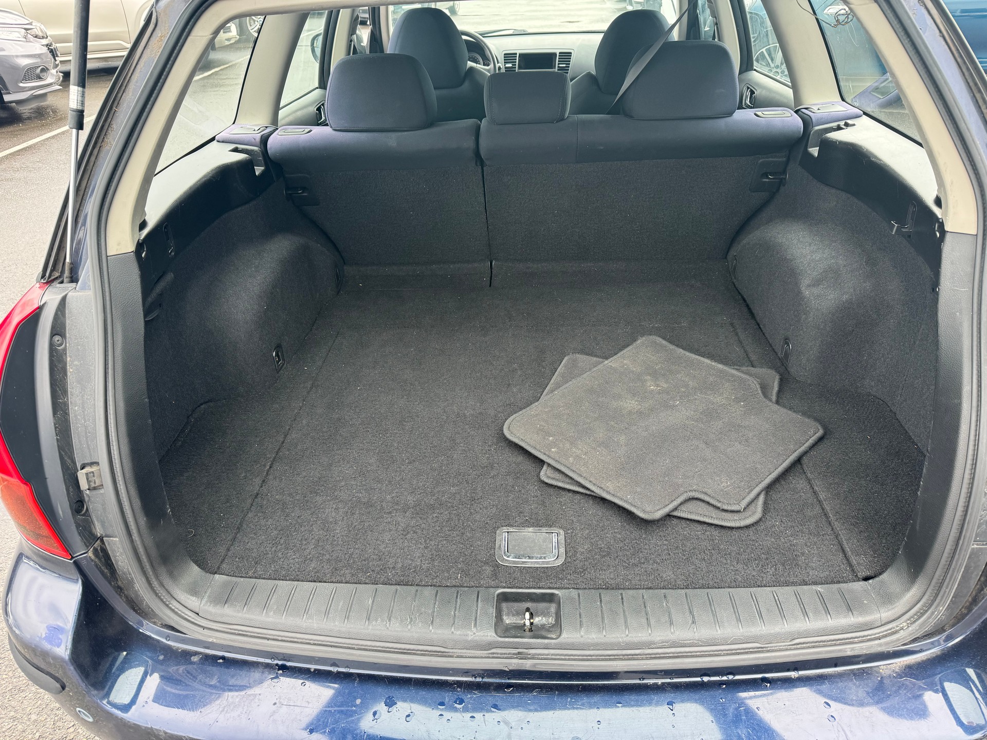 SUBARU Legacy 2.0i AWD-image-6