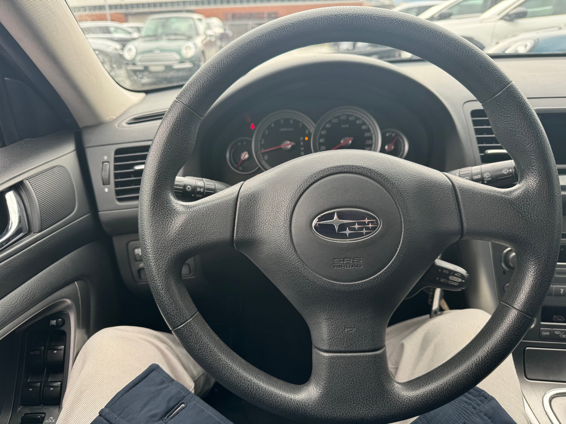 SUBARU Legacy 2.0i AWD-image-10