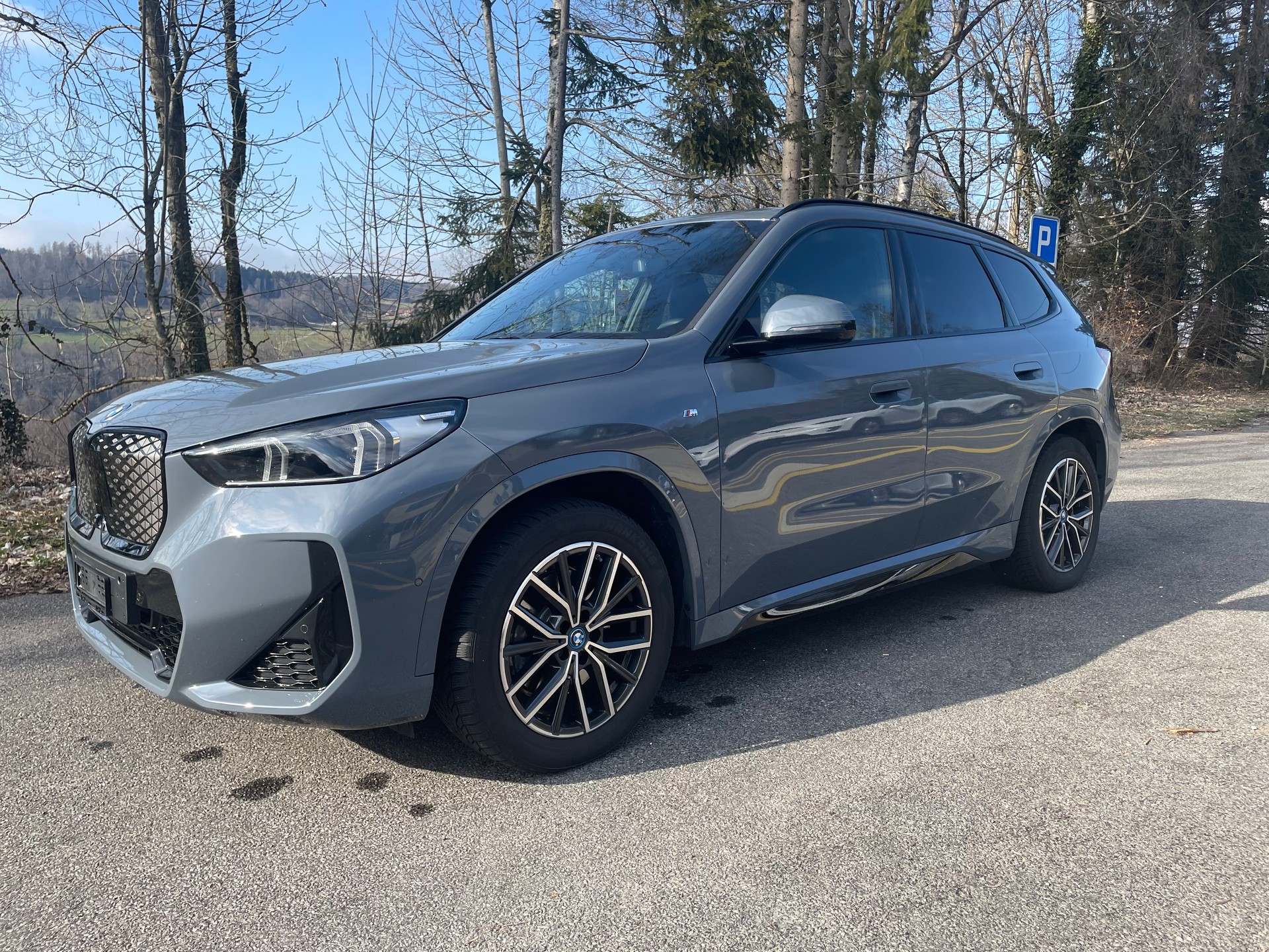 BMW iX1 xDrive 30 M Sport-image-1