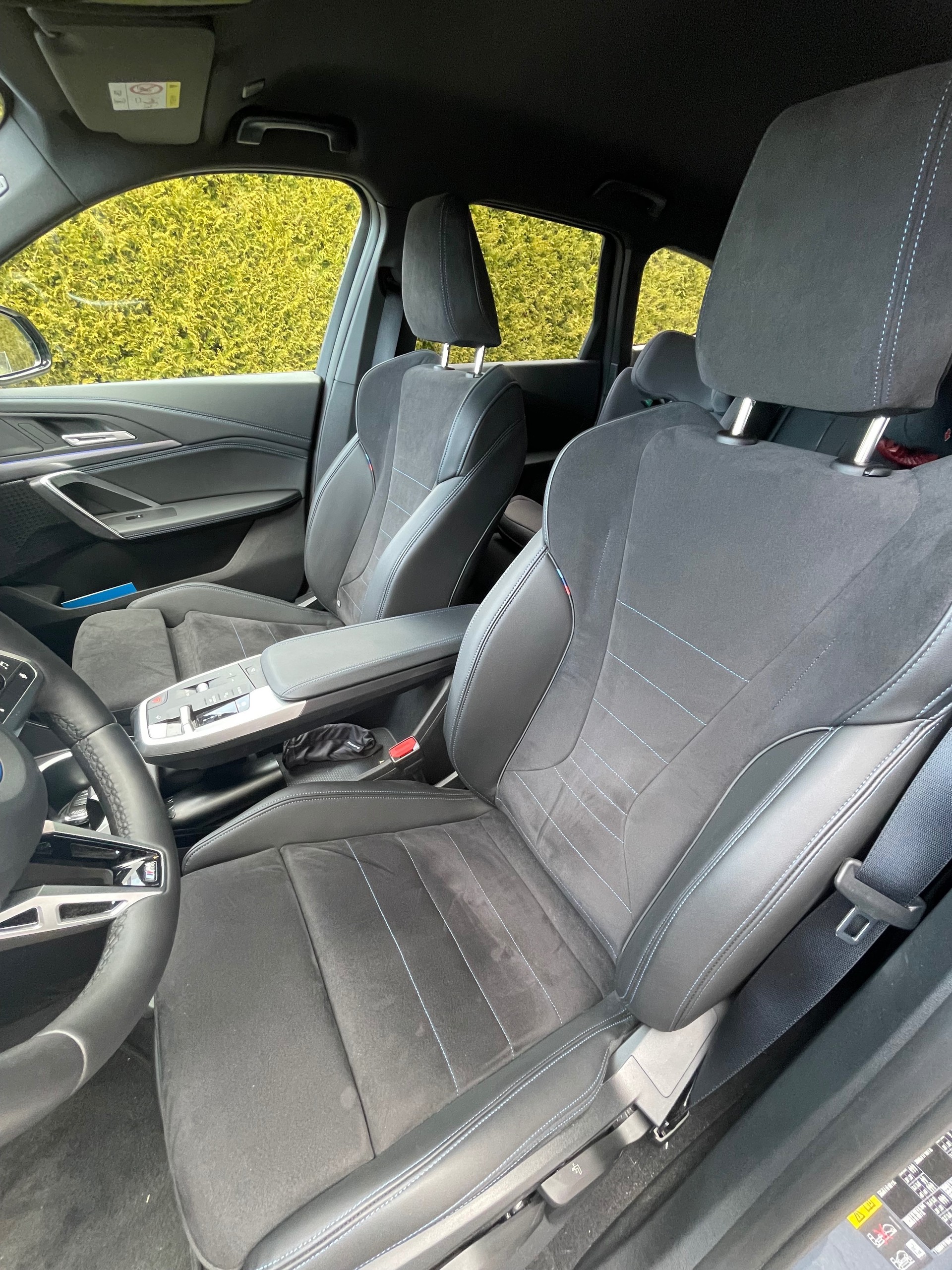 BMW iX1 xDrive 30 M Sport-image-6