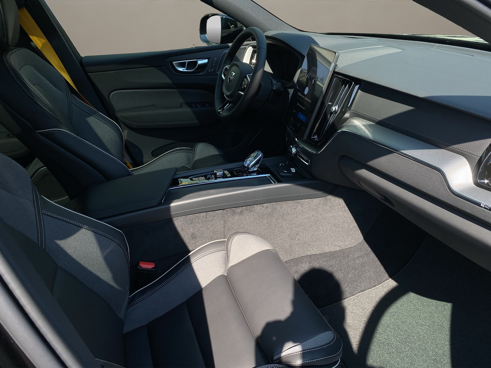 VOLVO XC60 2.0 T8 TE Polestar eAWD-image-11