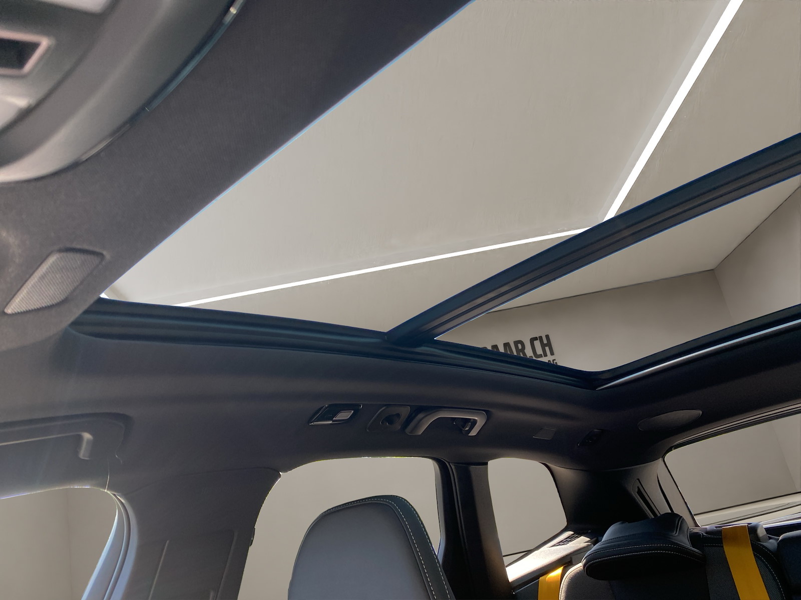 VOLVO XC60 2.0 T8 TE Polestar eAWD-image-14